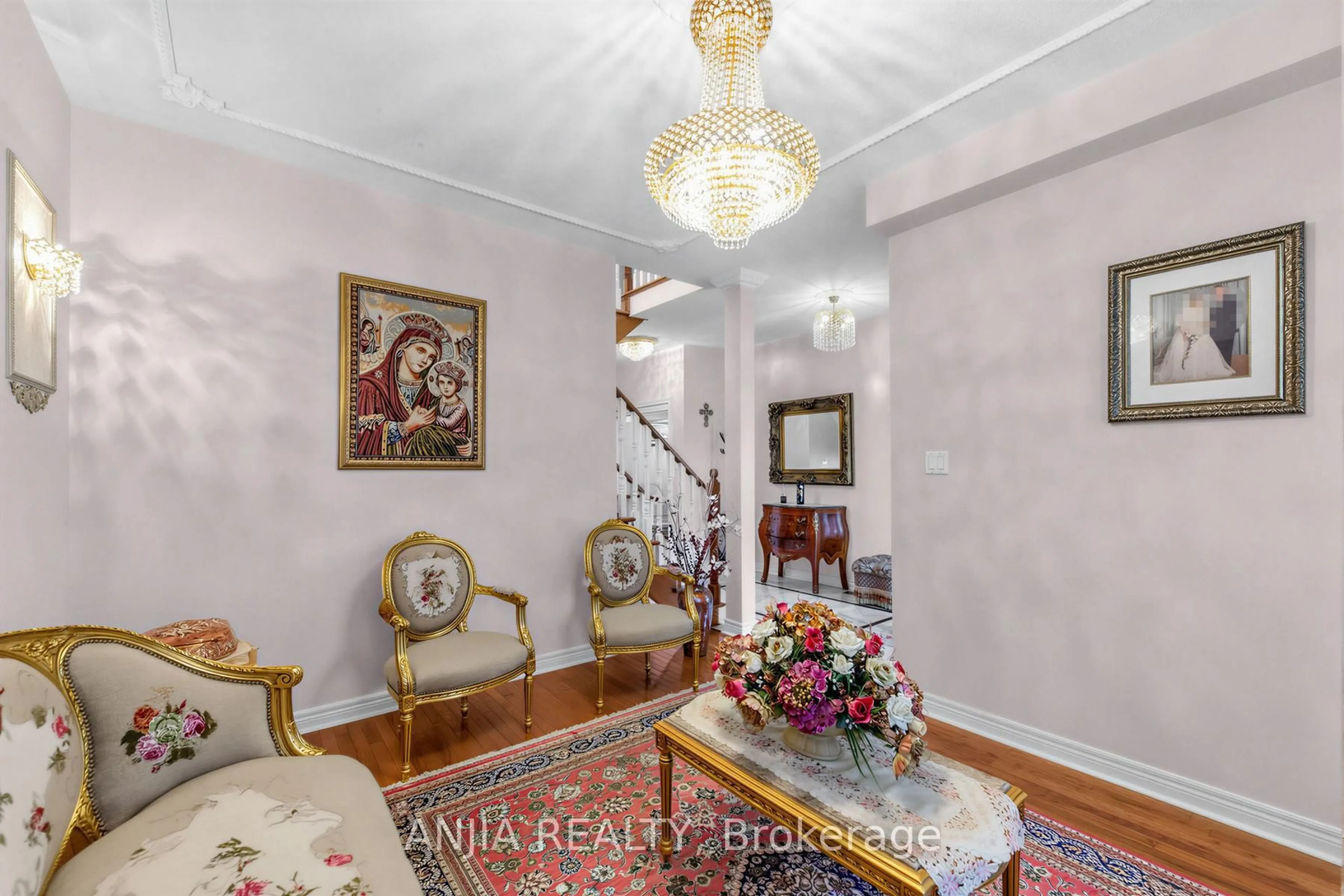Indoor foyer for 54 Stoneheath Cres, Markham Ontario L6C 2K9