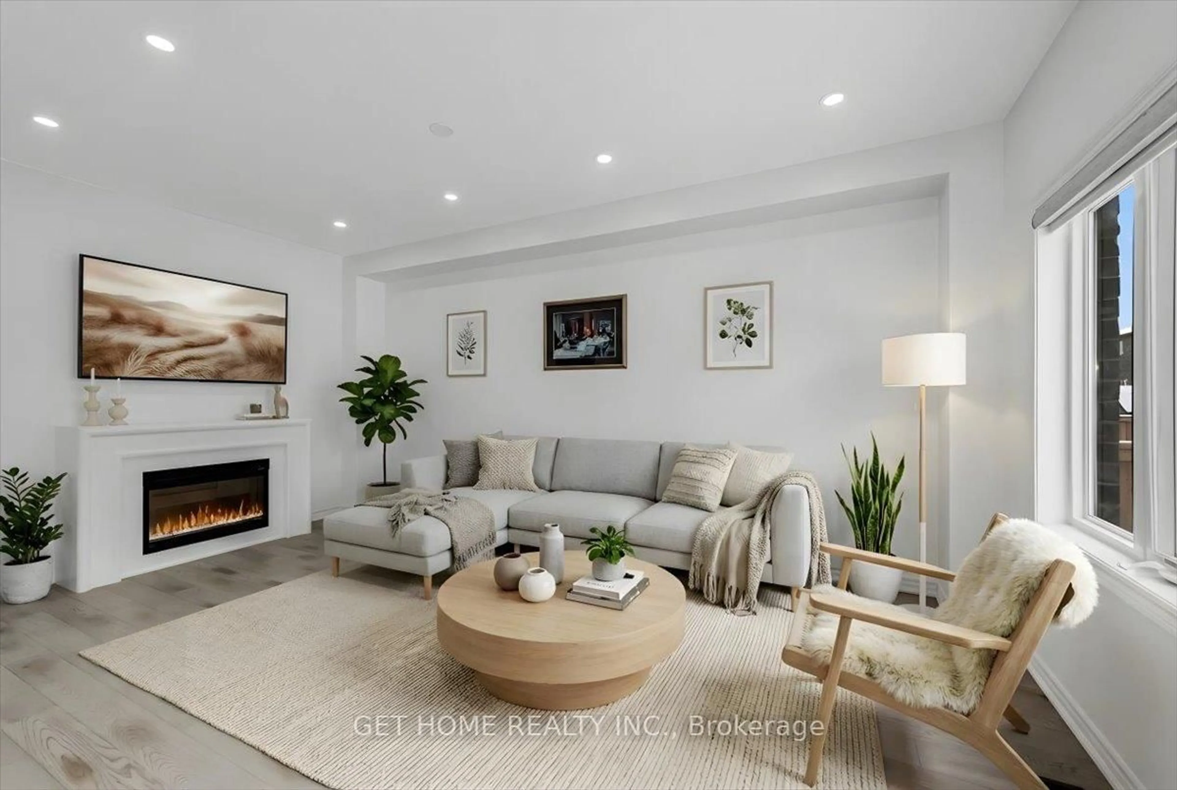 Living room with furniture, unknown for 1252 Peelar Cres, Innisfil Ontario L0L 1W0