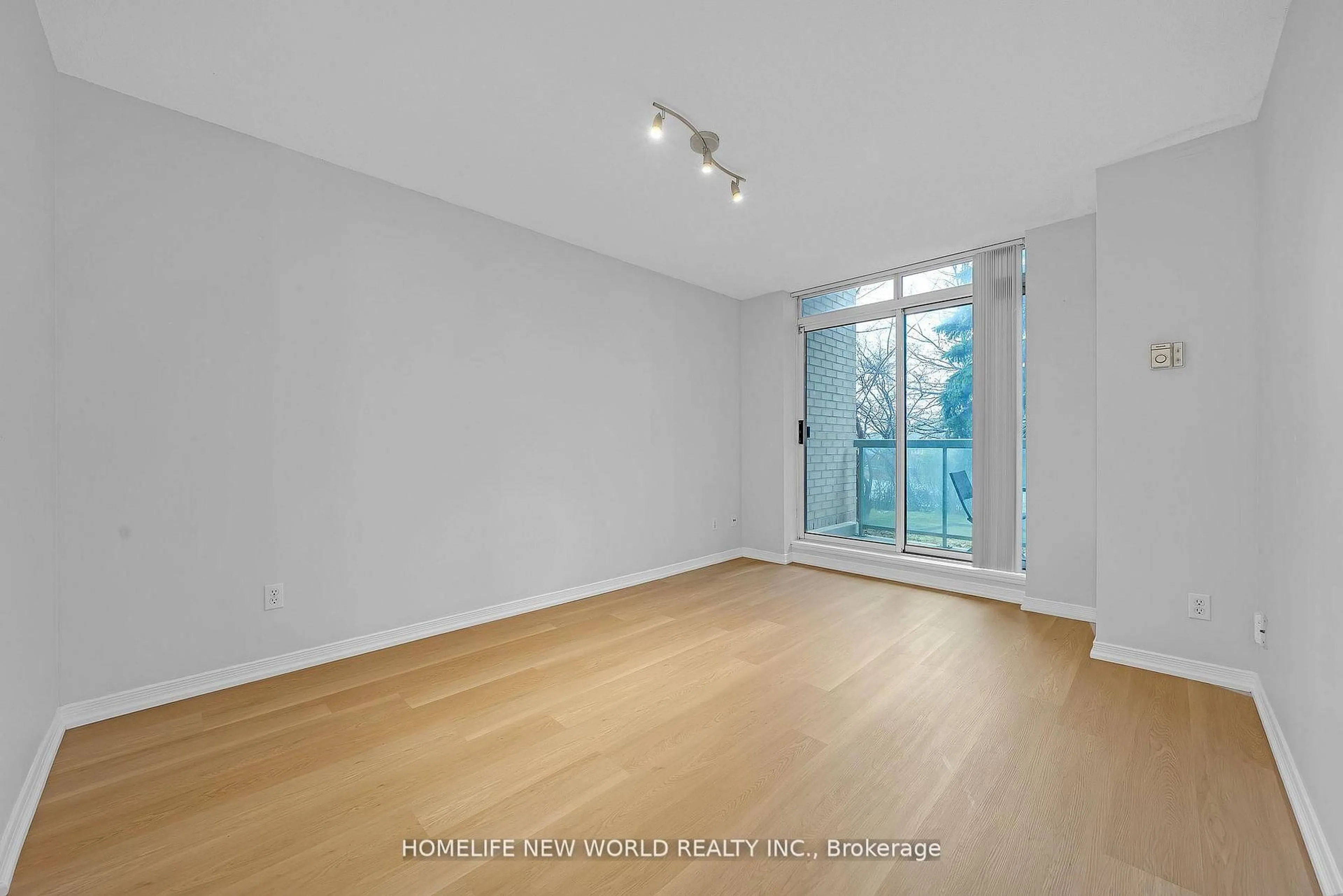 A pic of a room for 3 Ellesmere St #105, Richmond Hill Ontario L4B 4N2
