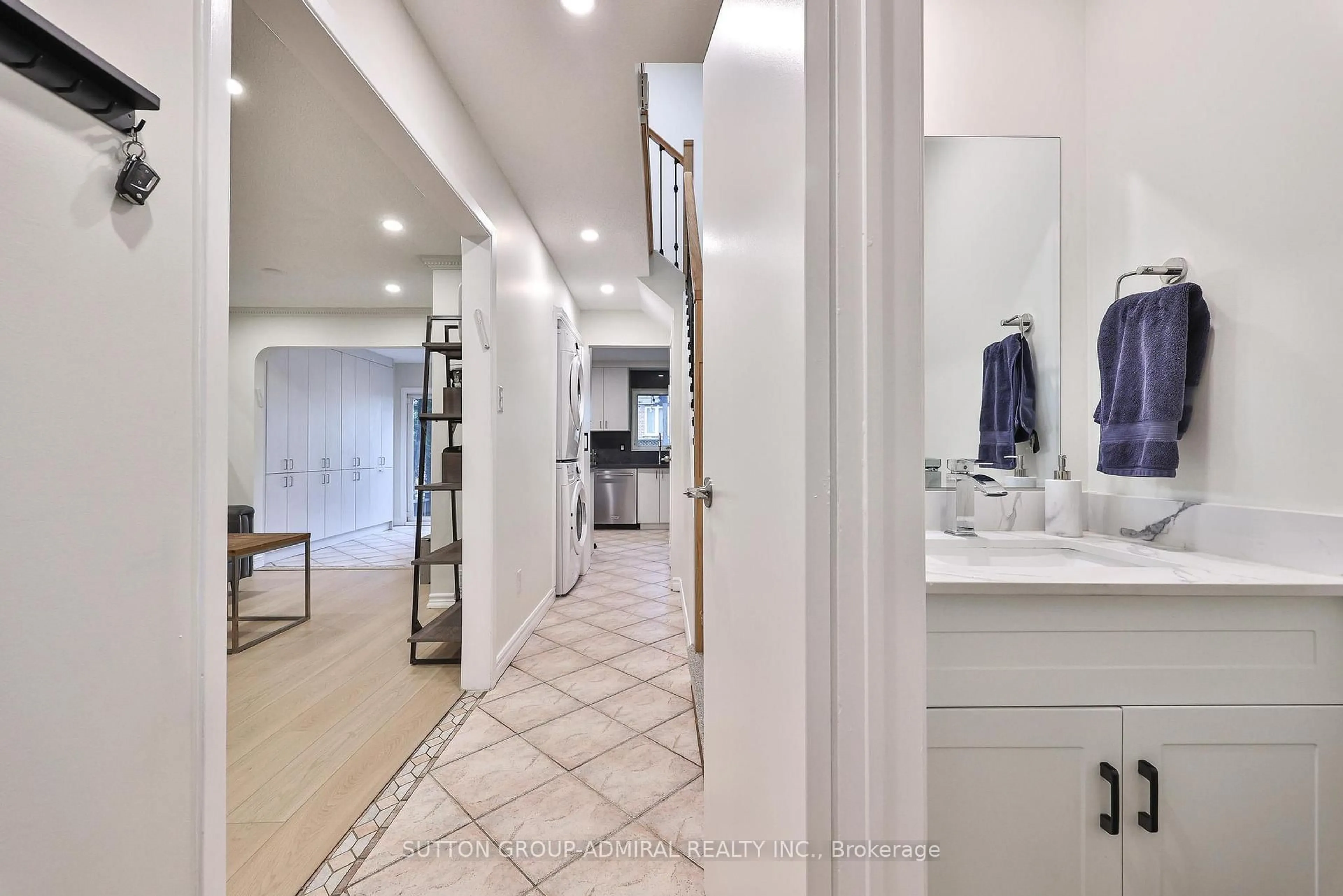 Unknown for 122 Rejane Cres, Vaughan Ontario L4J 5A8
