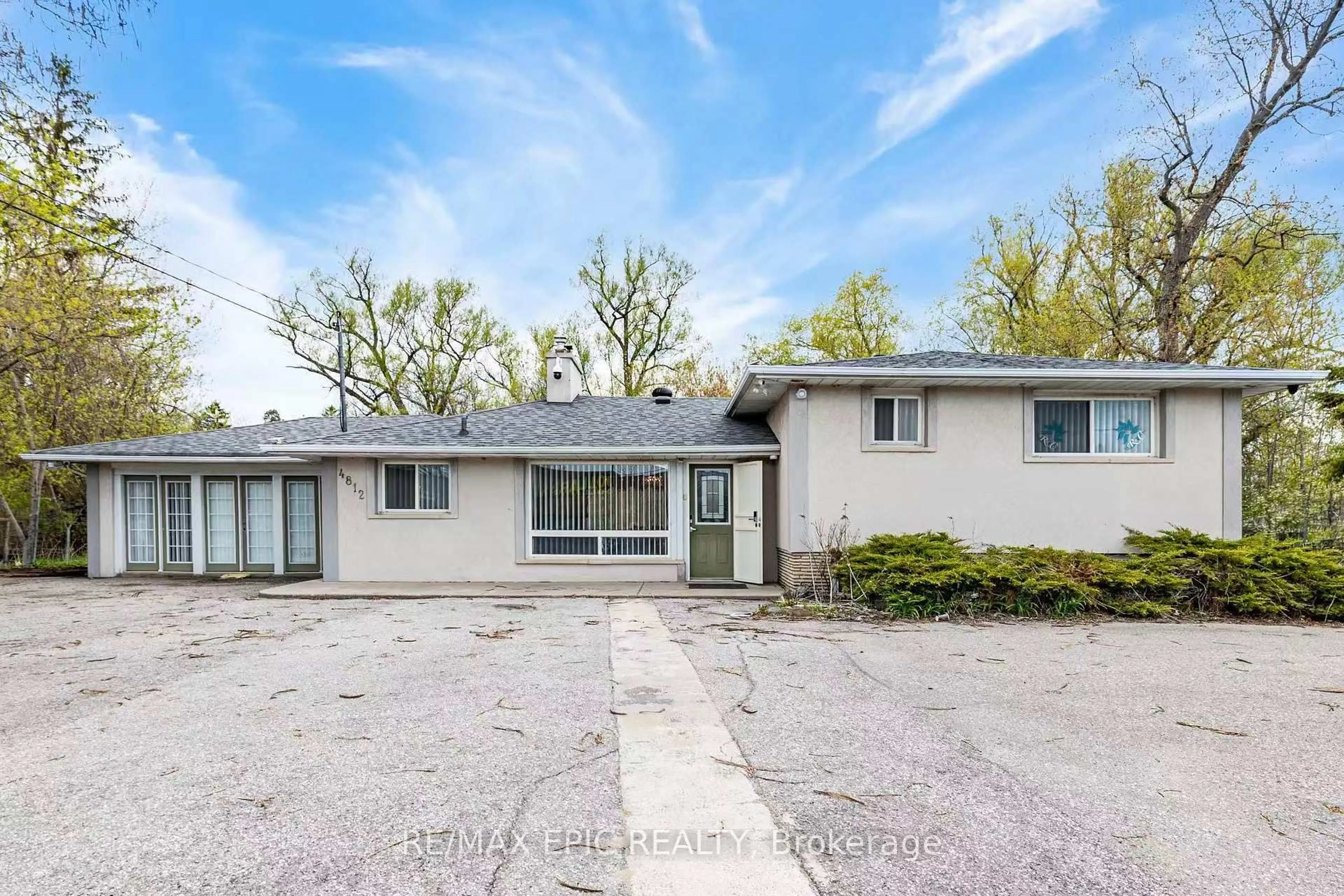 A pic from outside/outdoor area/front of a property/back of a property/a pic from drone, street for 4812 Highway 7, Markham Ontario L3R 1M8