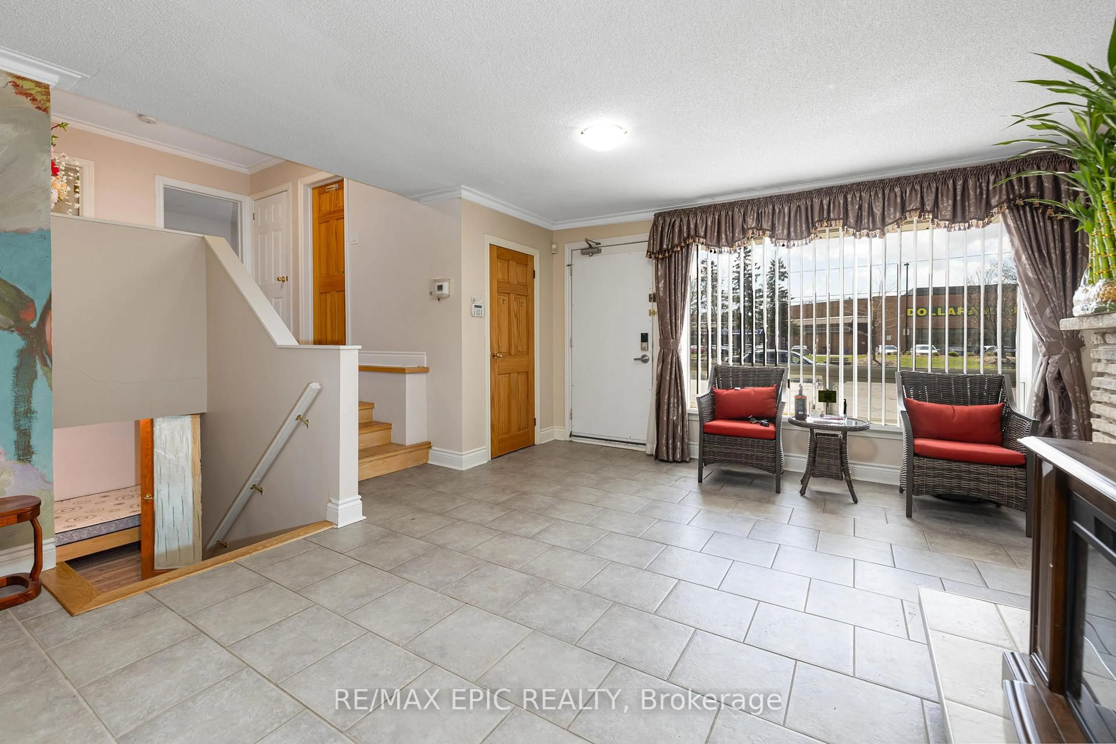 Unknown for 4812 Highway 7, Markham Ontario L3R 1M8