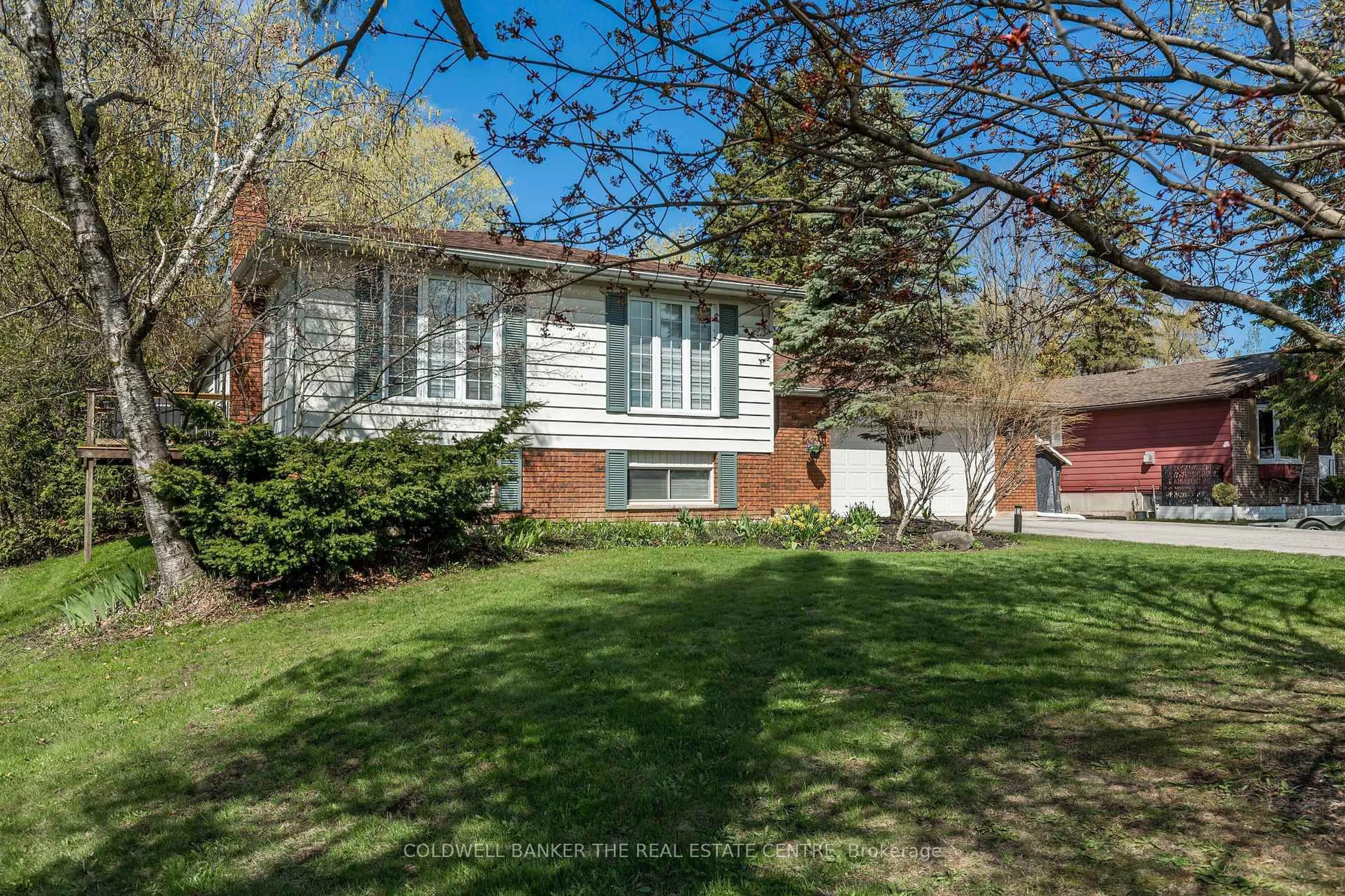 Unknown for 2218 Mildred Ave, Innisfil Ontario L9S 2B9