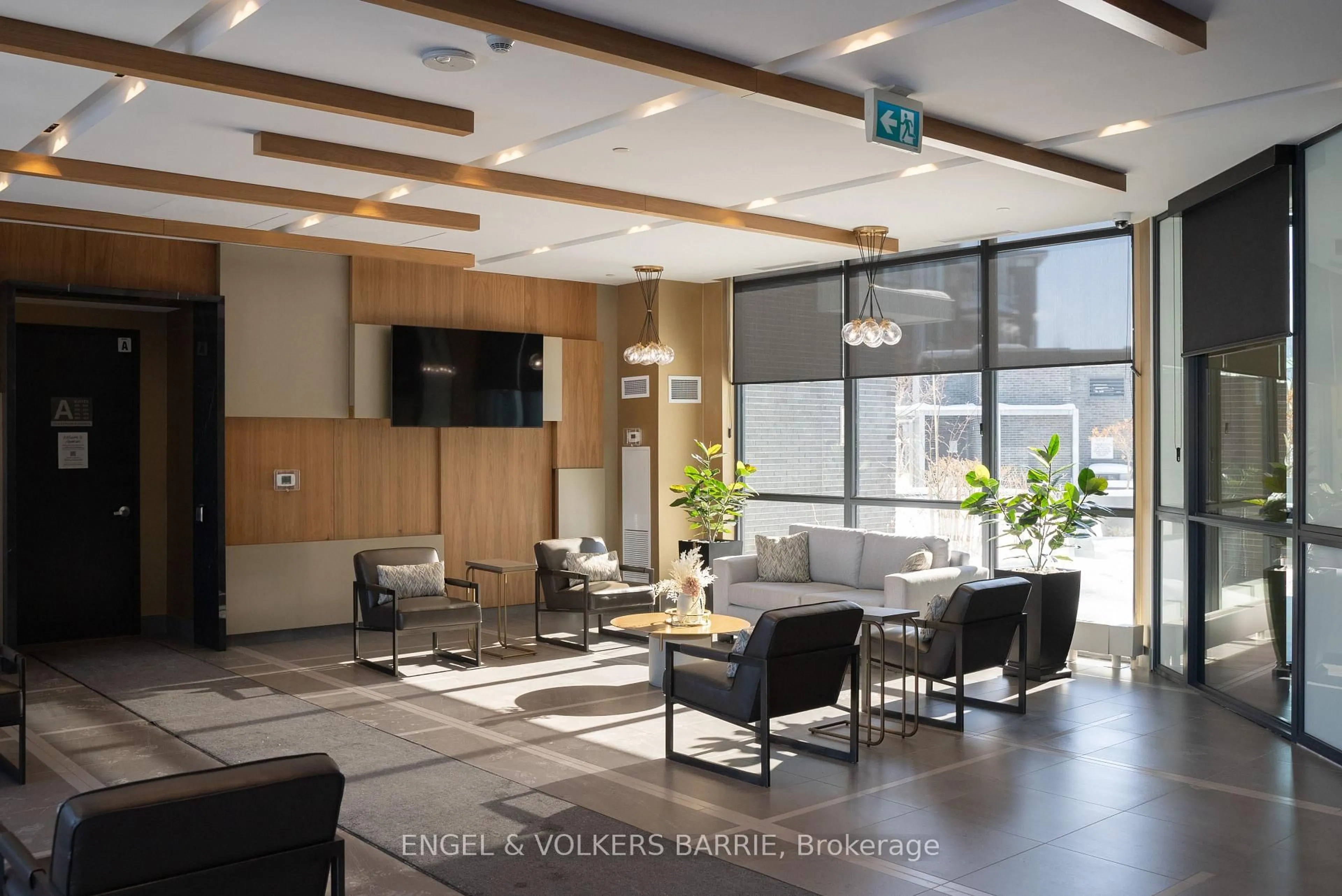 Lobby for 375 Sea Ray Ave #132, Innisfil Ontario L9S 2P7