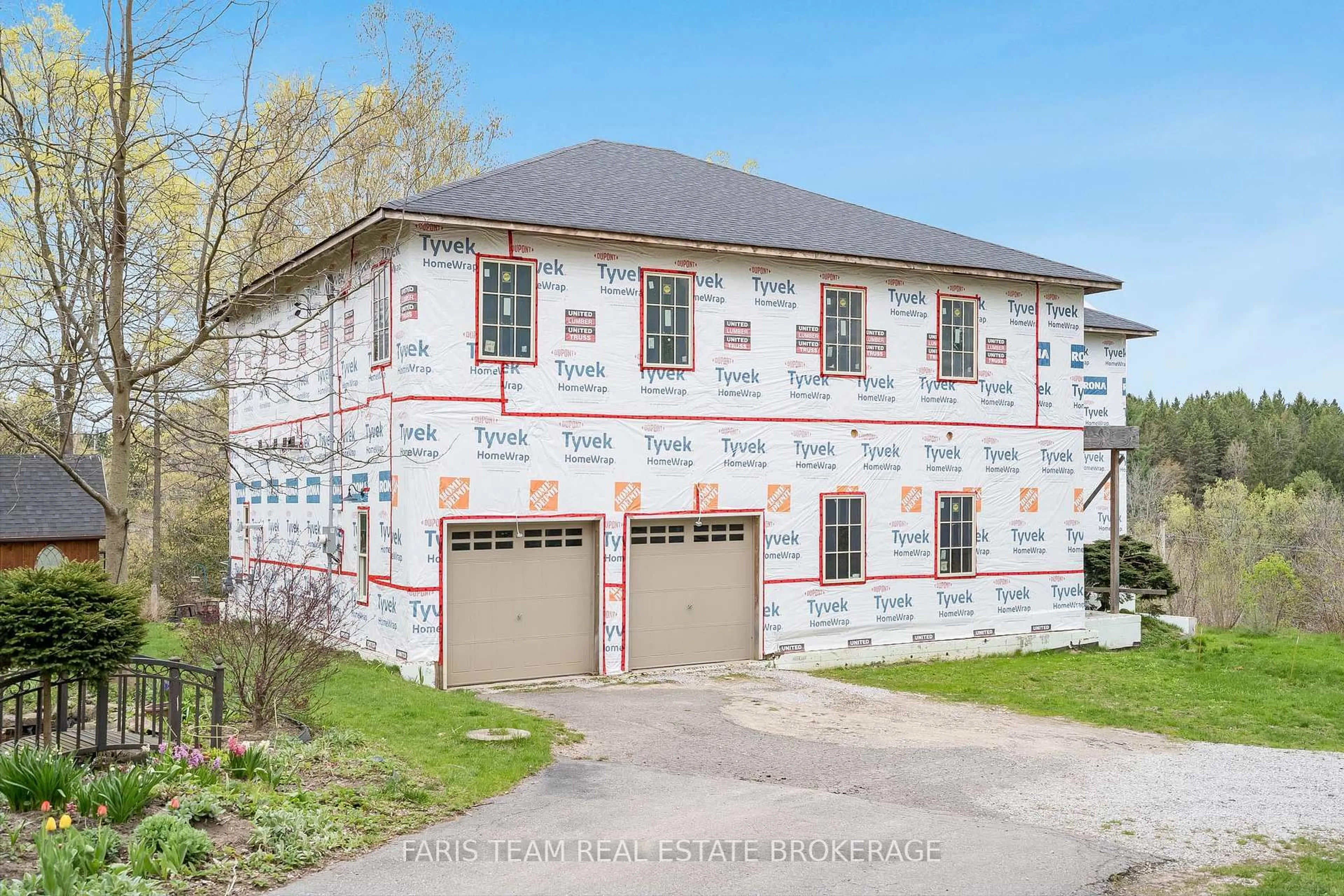 Home with brick exterior material, building for 40 Old Church Rd, King Ontario L7B 1K4