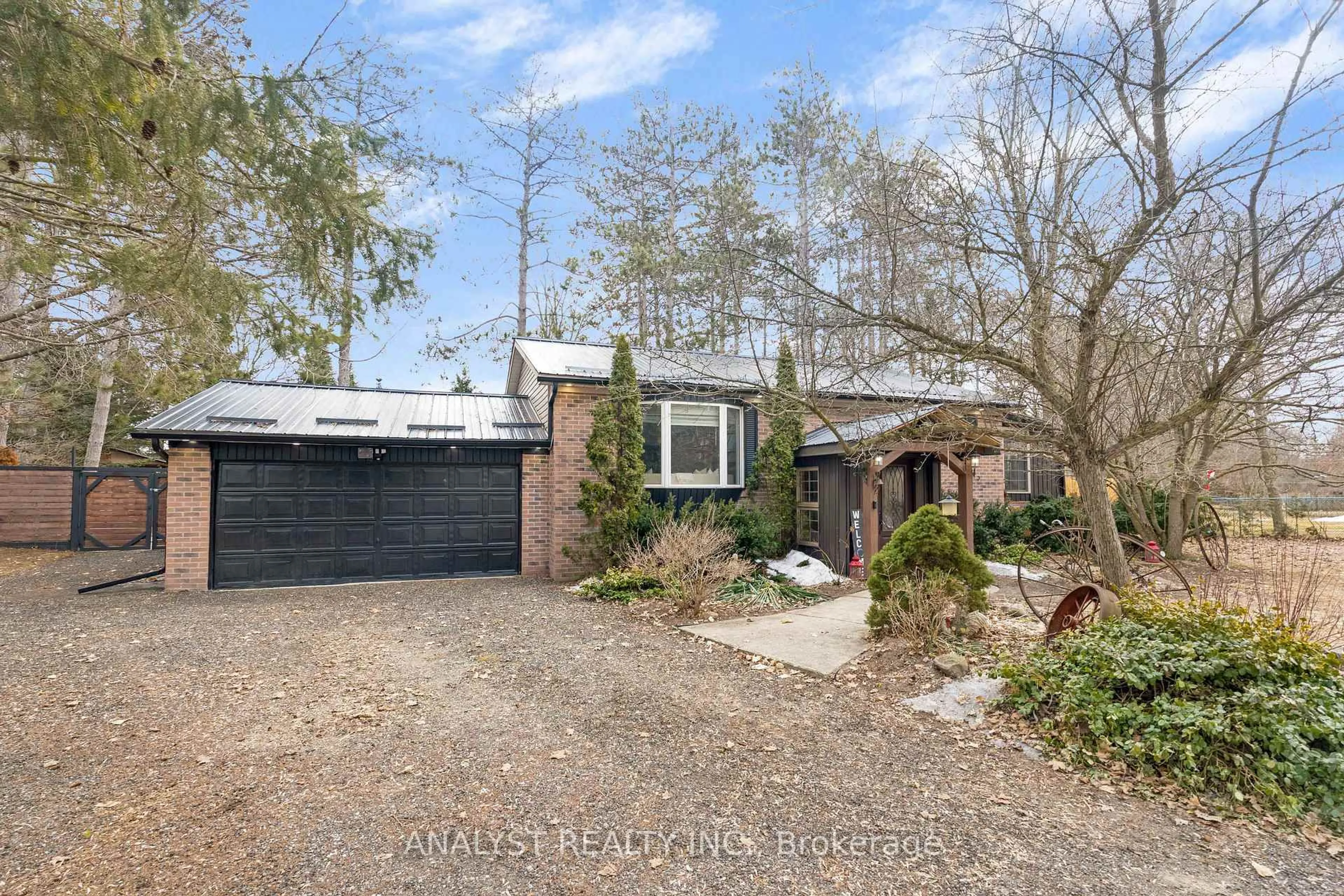 A pic from outside/outdoor area/front of a property/back of a property/a pic from drone, street for 19 Pine Park Blvd, Adjala-Tosorontio Ontario L0M 1J0