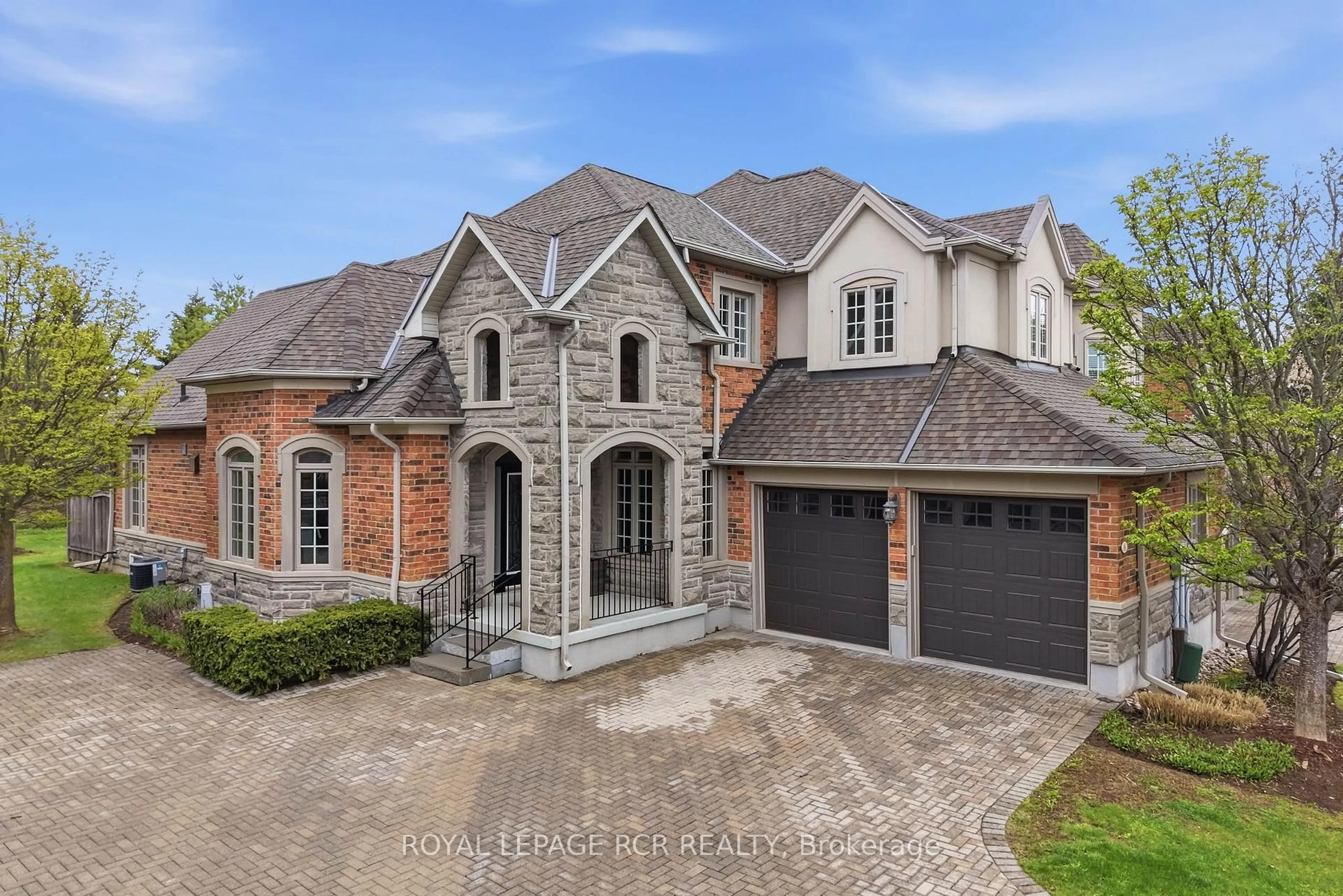 Home with brick exterior material, street for 16 Bonnell Cres #107, Aurora Ontario L4G 7S8