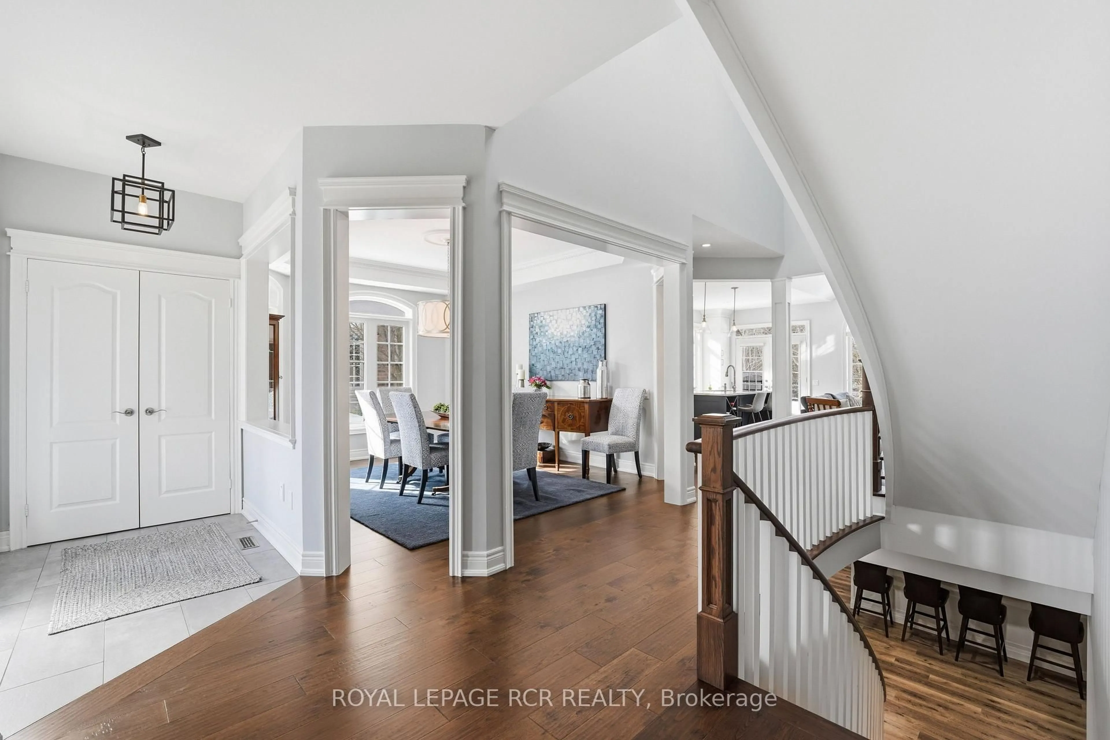 Indoor entryway for 16 Bonnell Cres #107, Aurora Ontario L4G 7S8
