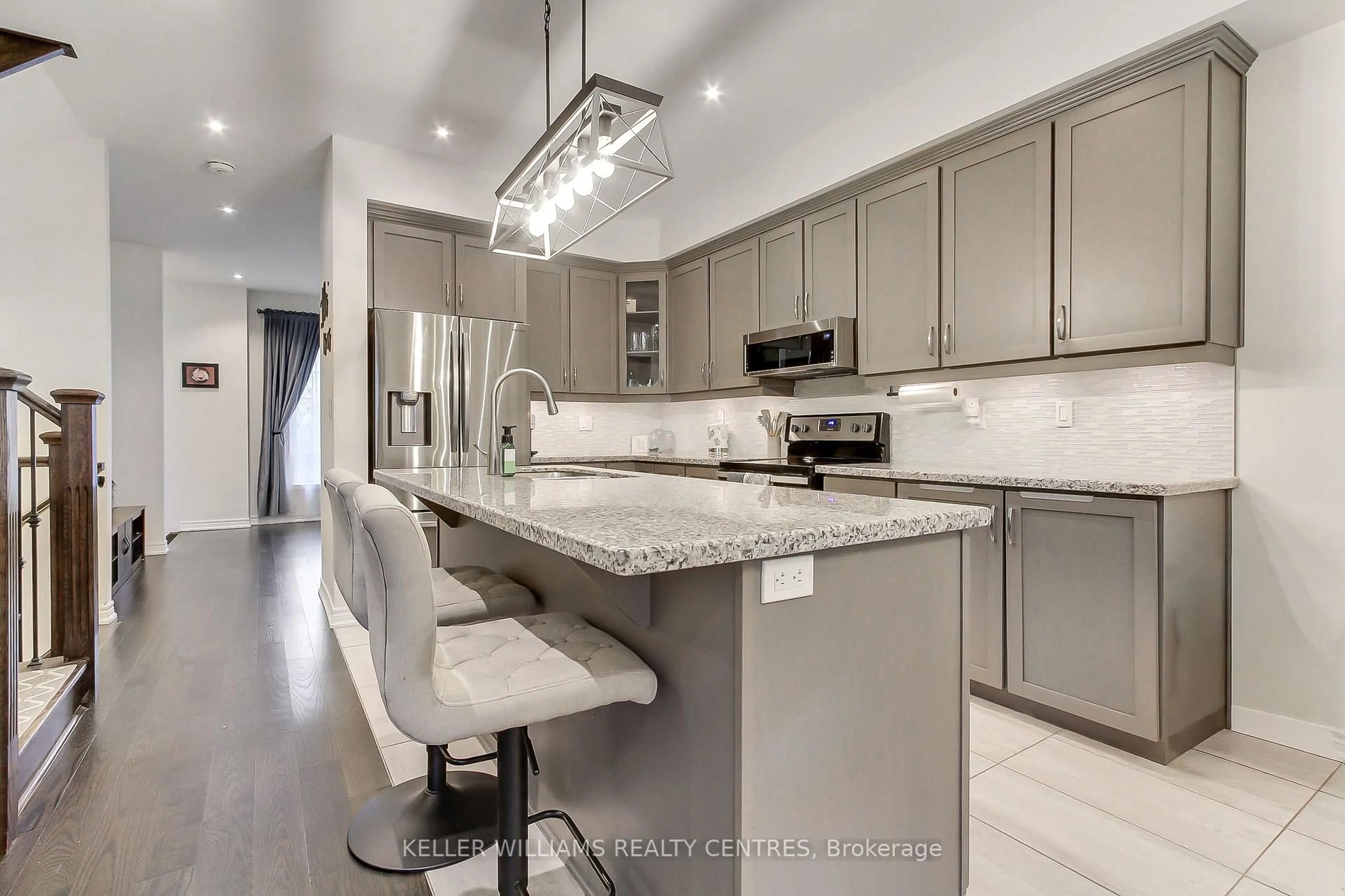 Open concept kitchen, ceramic/tile floor for 13 Vita Stephanie Crt, Georgina Ontario L0E 1R0