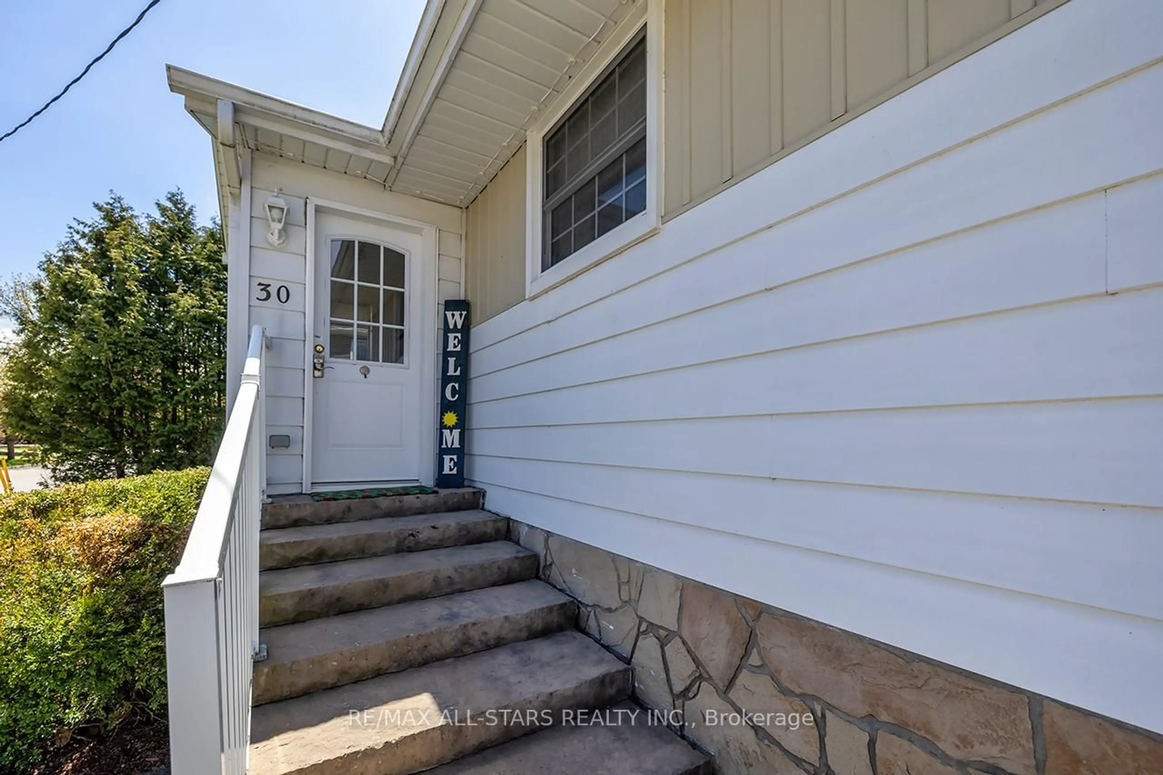 Home with vinyl exterior material, street for 30 Lorne St, Brock Ontario L0C 1H0