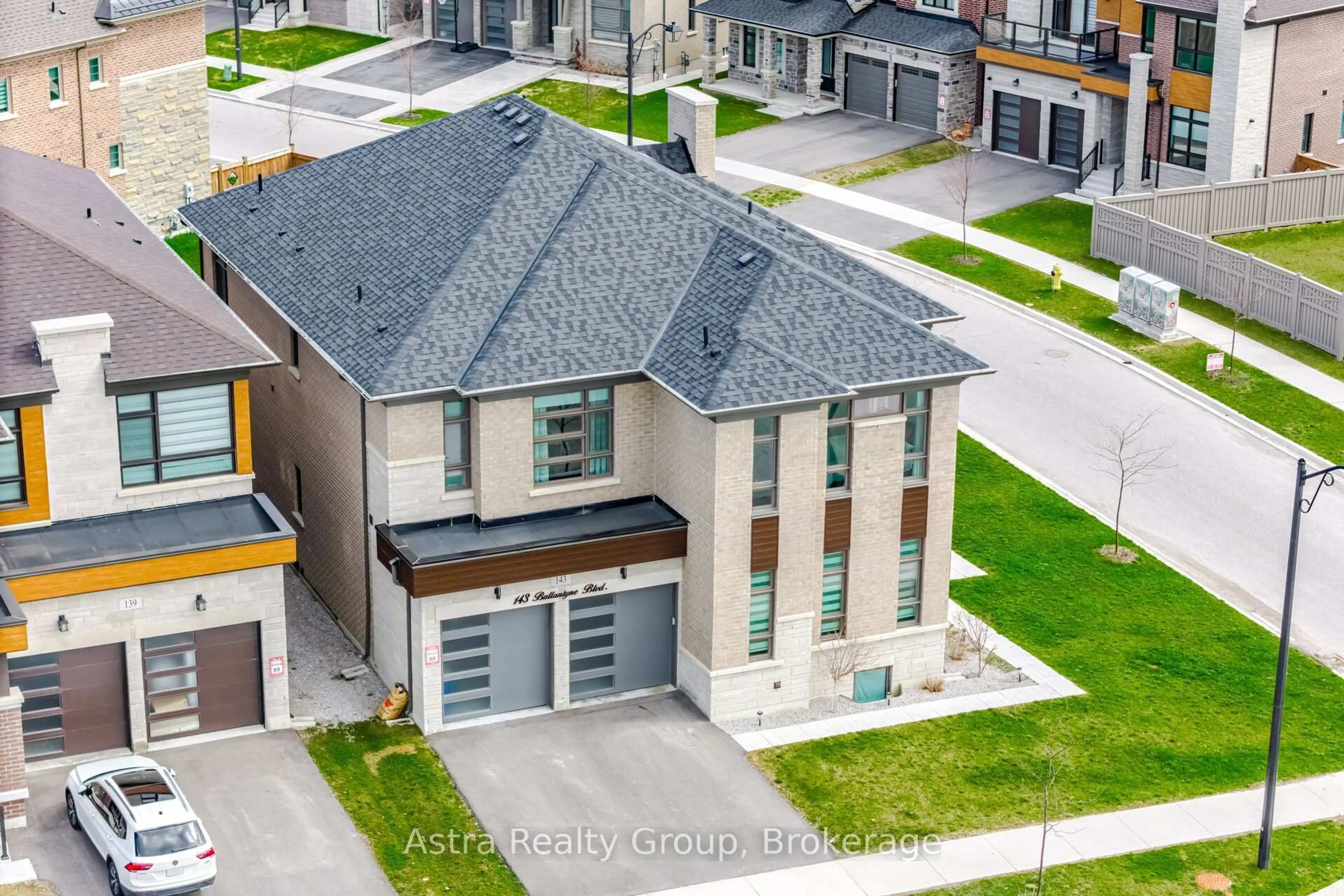 A pic from outside/outdoor area/front of a property/back of a property/a pic from drone, street for 143 Ballantyne Blvd, Vaughan Ontario L3L 0E6