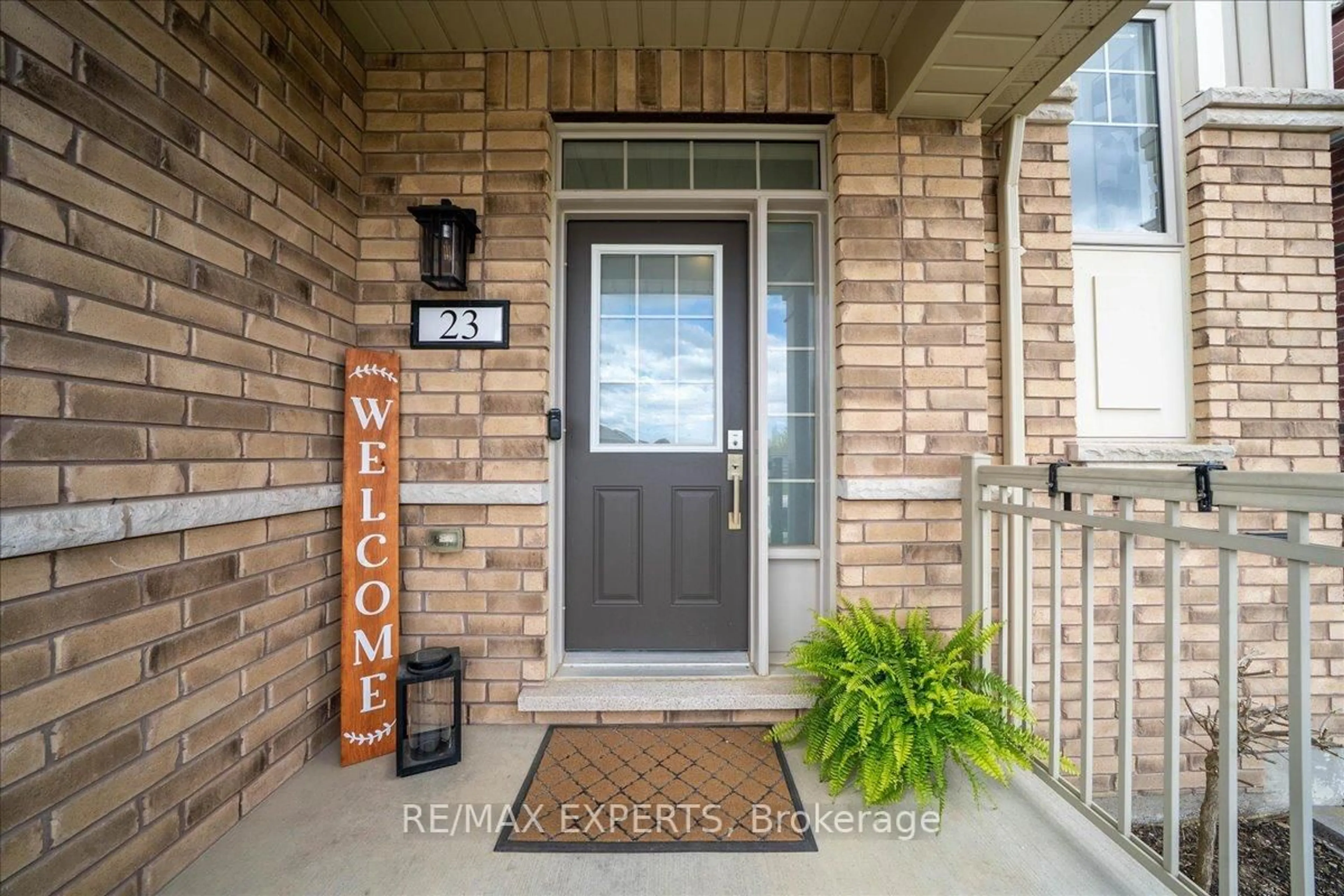 Indoor entryway for 23 Stych St, New Tecumseth Ontario L0G 1W0