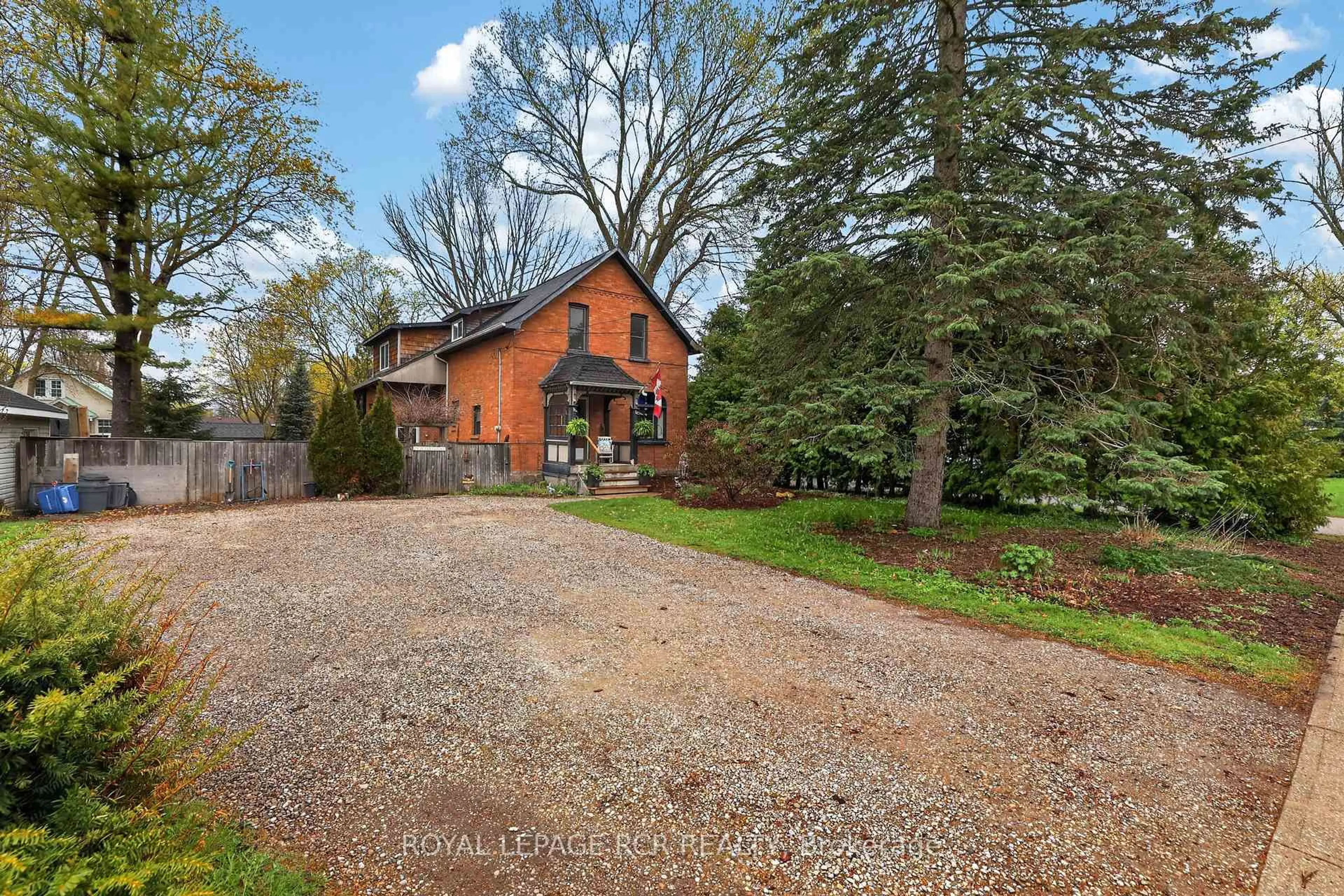 A pic from outside/outdoor area/front of a property/back of a property/a pic from drone, street for 20 Prospect St, New Tecumseth Ontario L0G 1A0