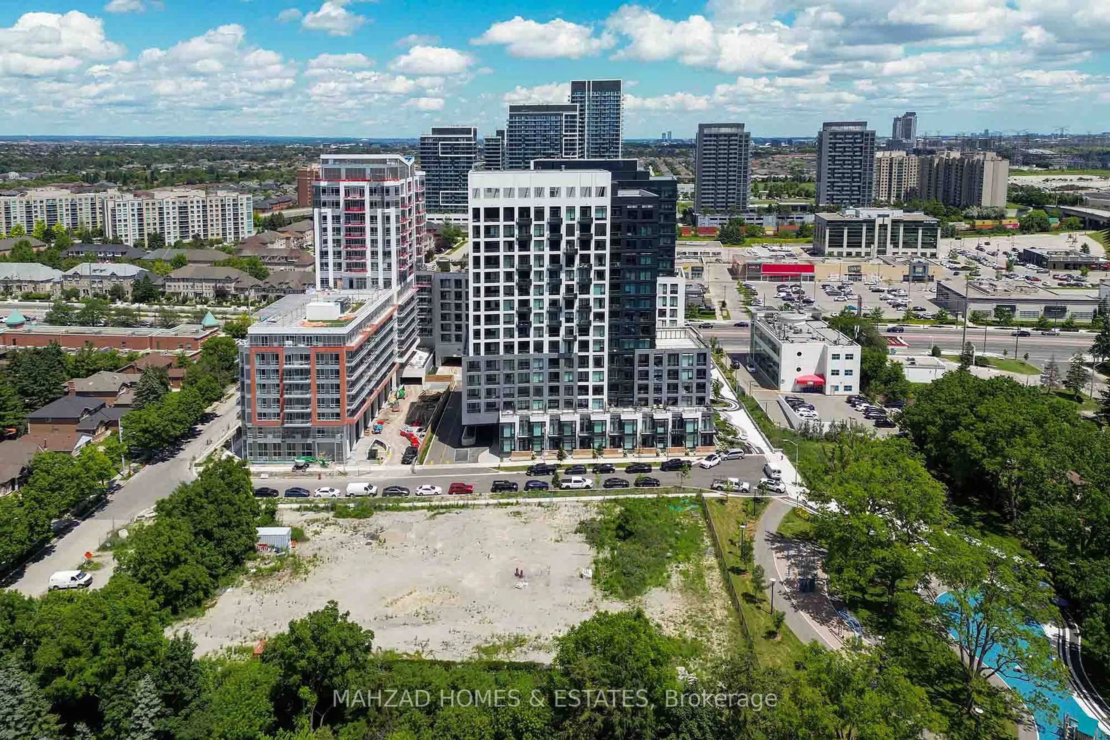 A pic from outside/outdoor area/front of a property/back of a property/a pic from drone, city buildings view from balcony for 8886 yonge St #1806, Richmond Hill Ontario L4C 1Z8