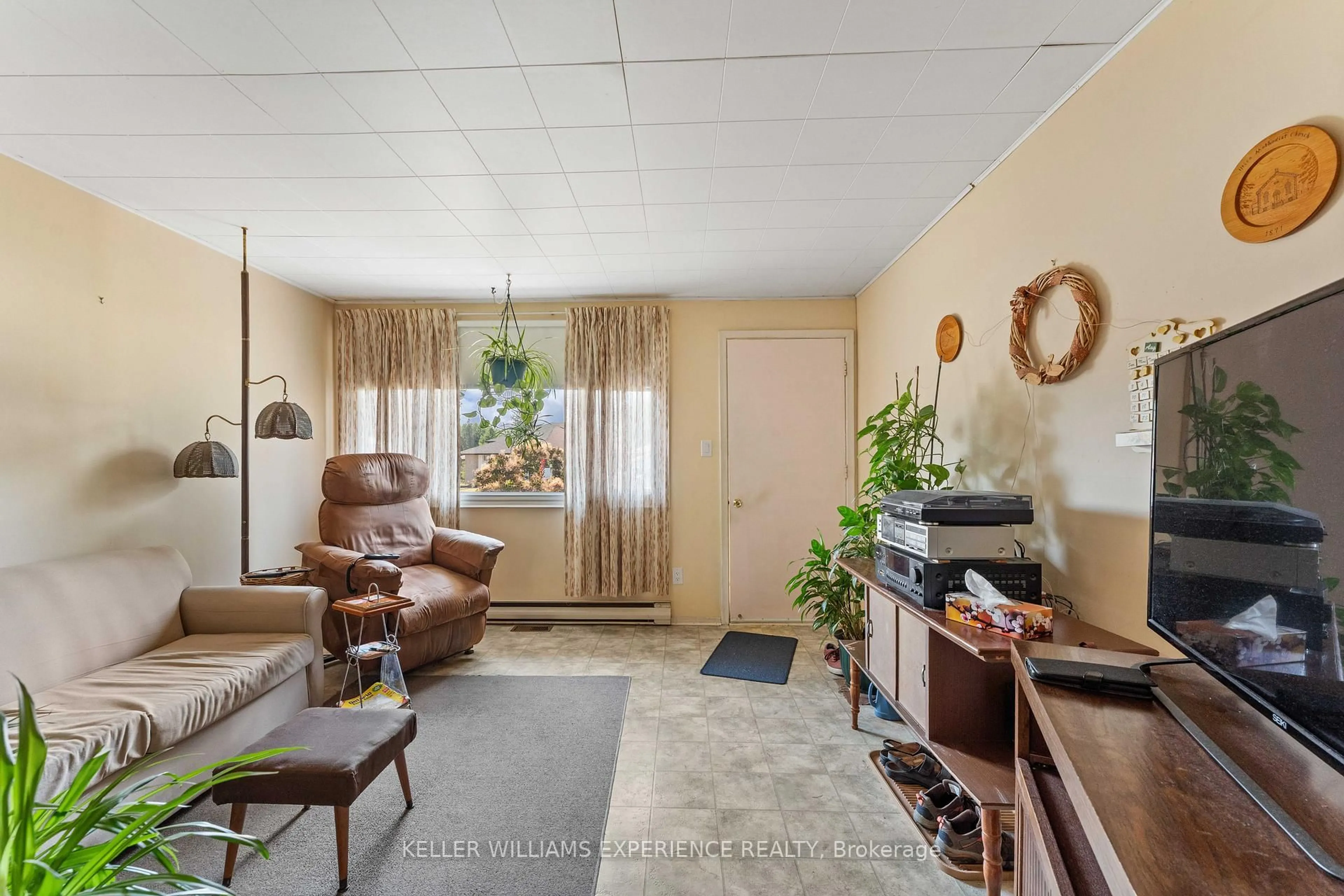 Living room with furniture, unknown for 114 Malcolm St, Essa Ontario L0M 1B0