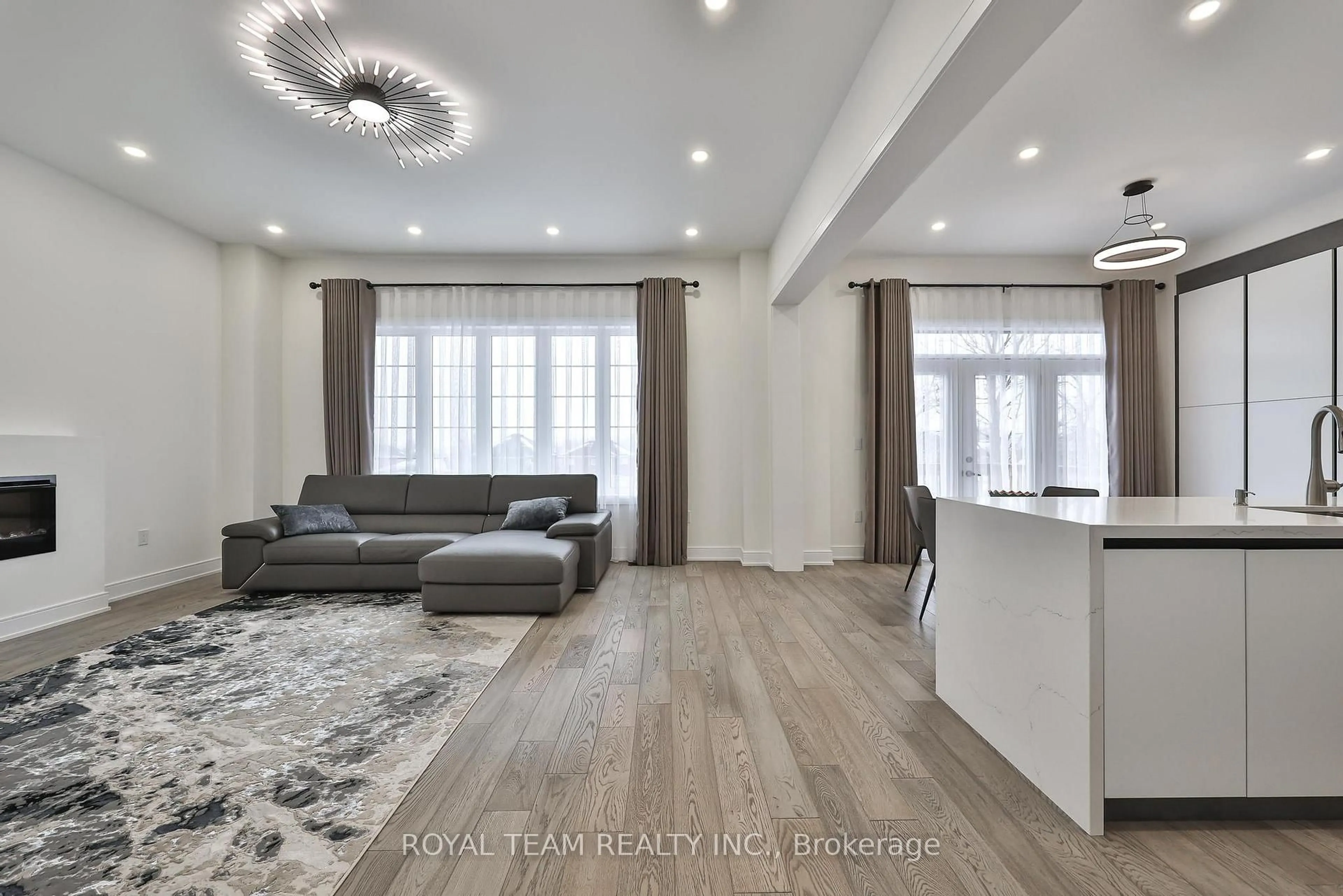 Living room with furniture, unknown for 1361 Blackmore St, Innisfil Ontario L9S 0P3