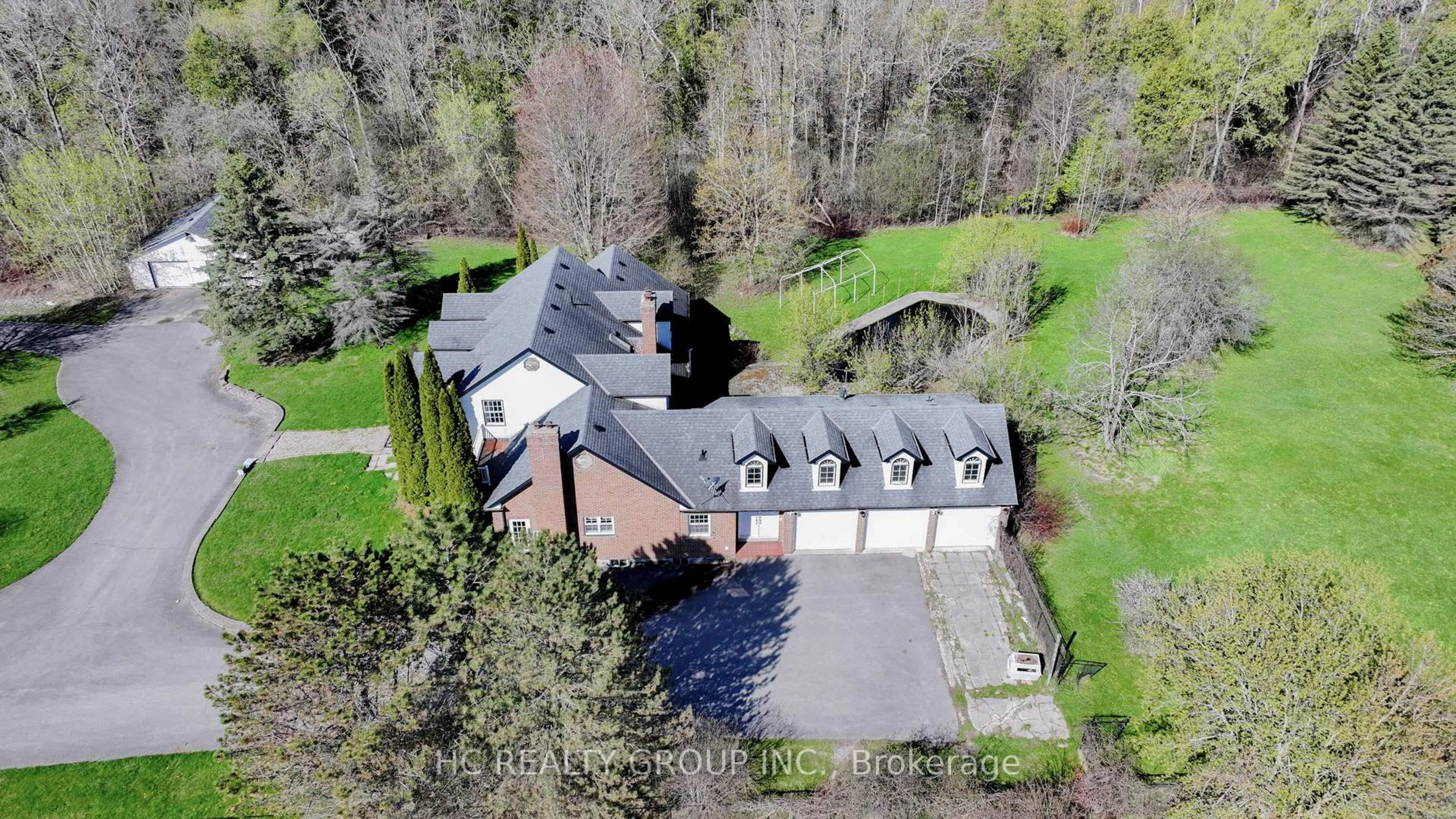 A pic from outside/outdoor area/front of a property/back of a property/a pic from drone, street for 3270 Bethesda Rd, Whitchurch-Stouffville Ontario L4A 3Z5