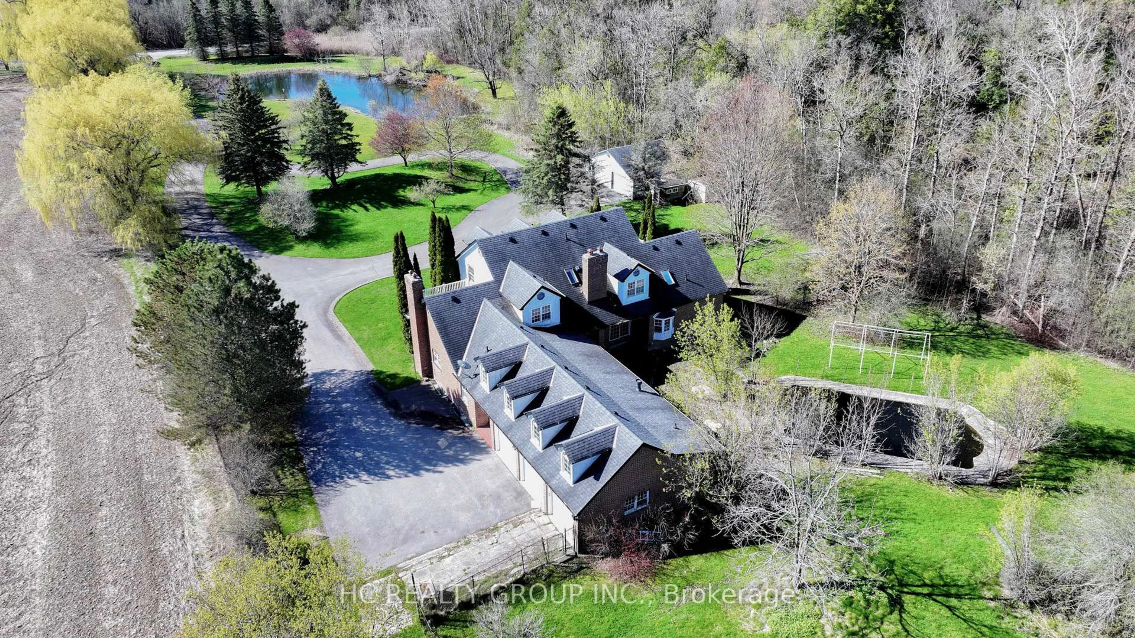 A pic from outside/outdoor area/front of a property/back of a property/a pic from drone, water/lake/river/ocean view for 3270 Bethesda Rd, Whitchurch-Stouffville Ontario L4A 3Z5