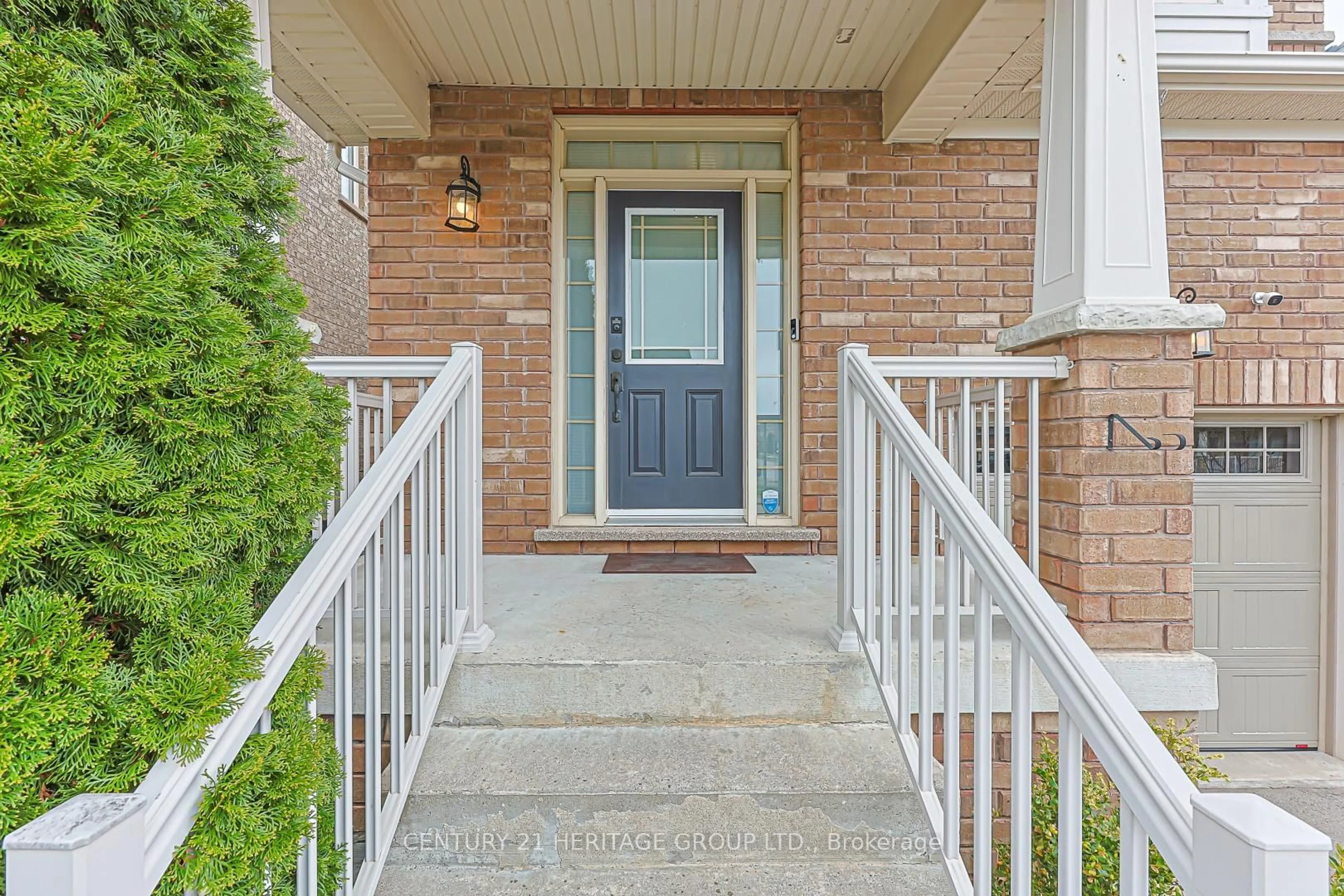 Indoor entryway for 64 Lourakis St, Richmond Hill Ontario L4E 0L4