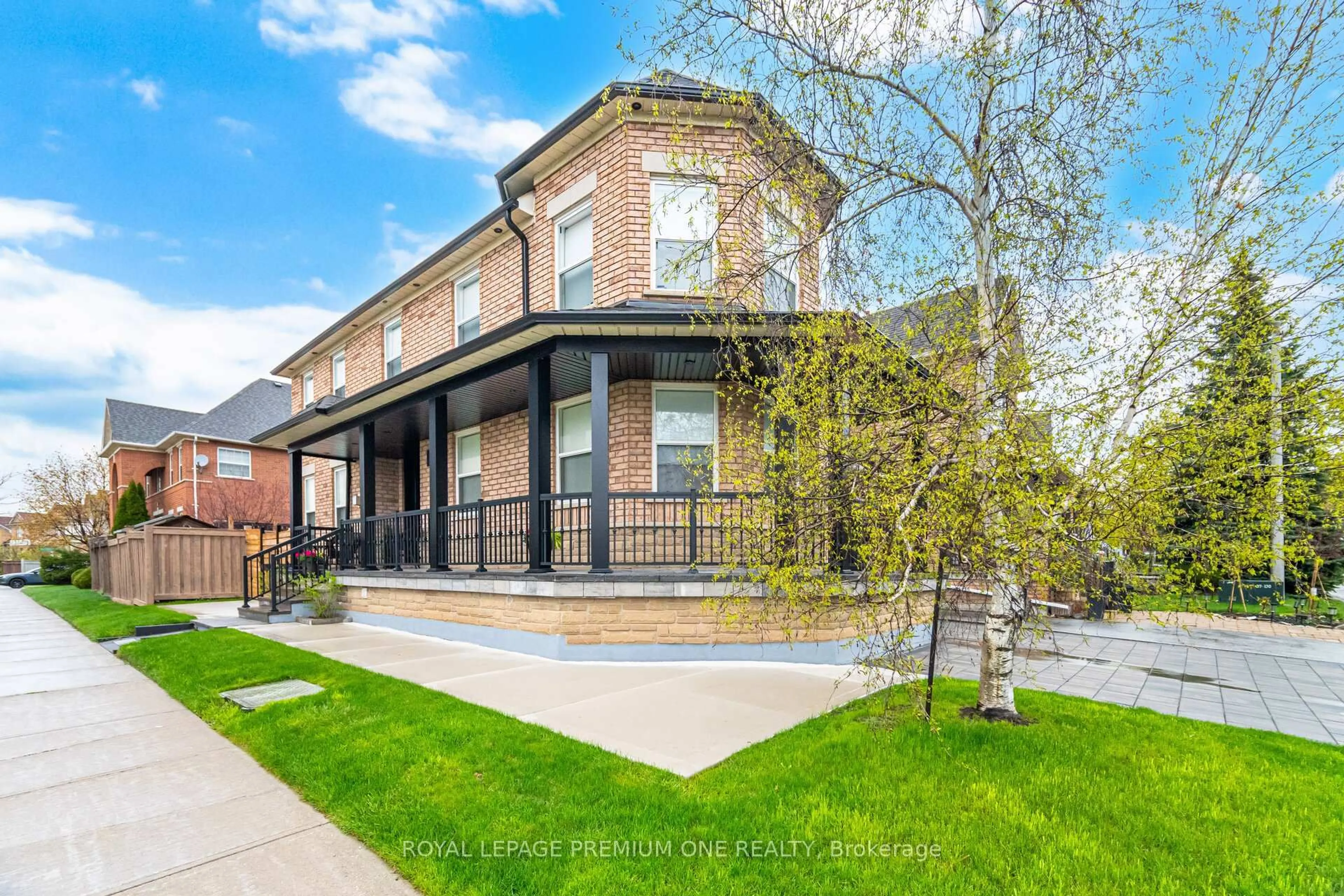 Home with brick exterior material, street for 2 Hollywood Hill Circ, Vaughan Ontario L4H 2P7