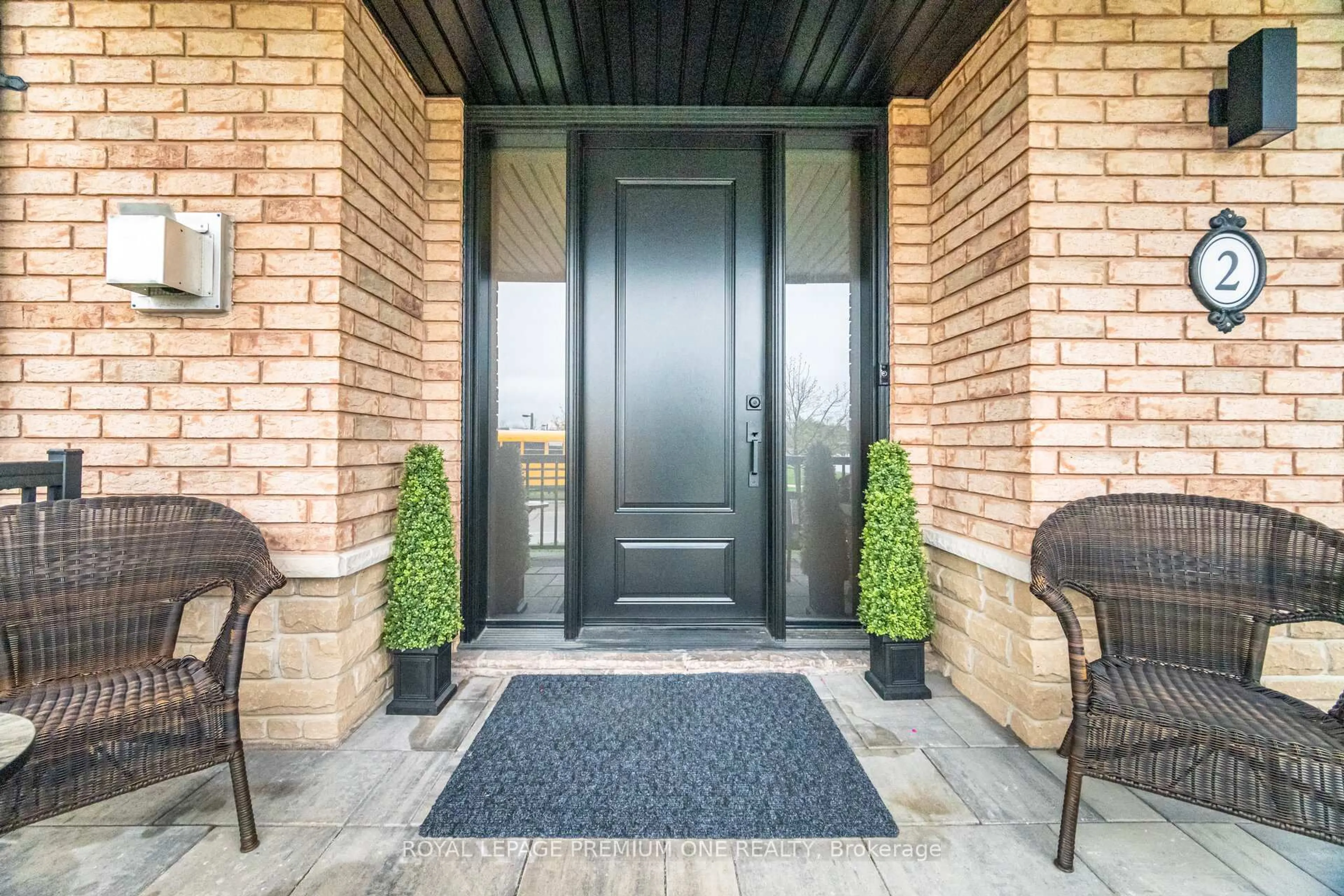 Indoor entryway for 2 Hollywood Hill Circ, Vaughan Ontario L4H 2P7