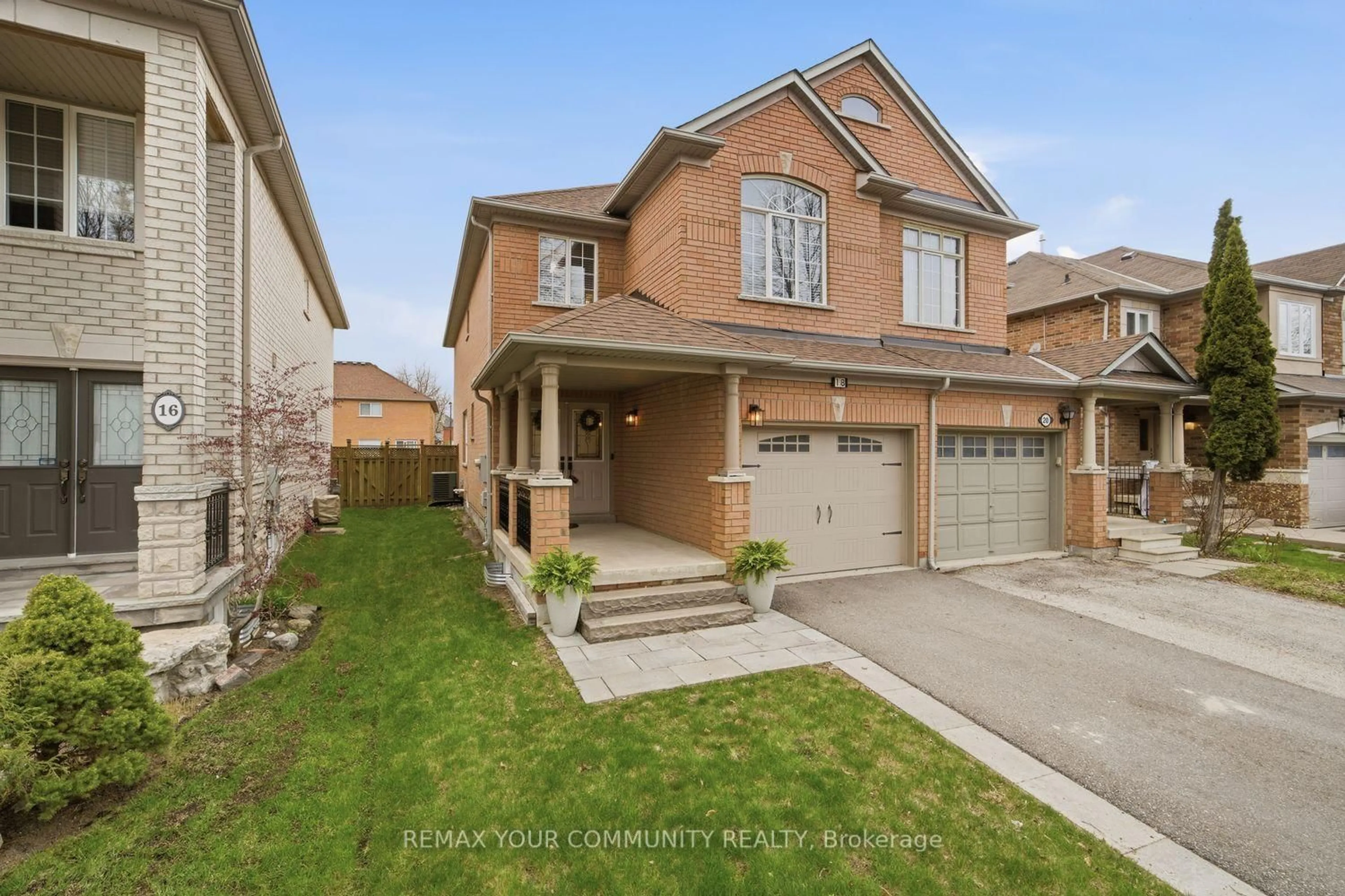 Home with brick exterior material, street for 18 La Neve Ave, Vaughan Ontario L4H 1N9