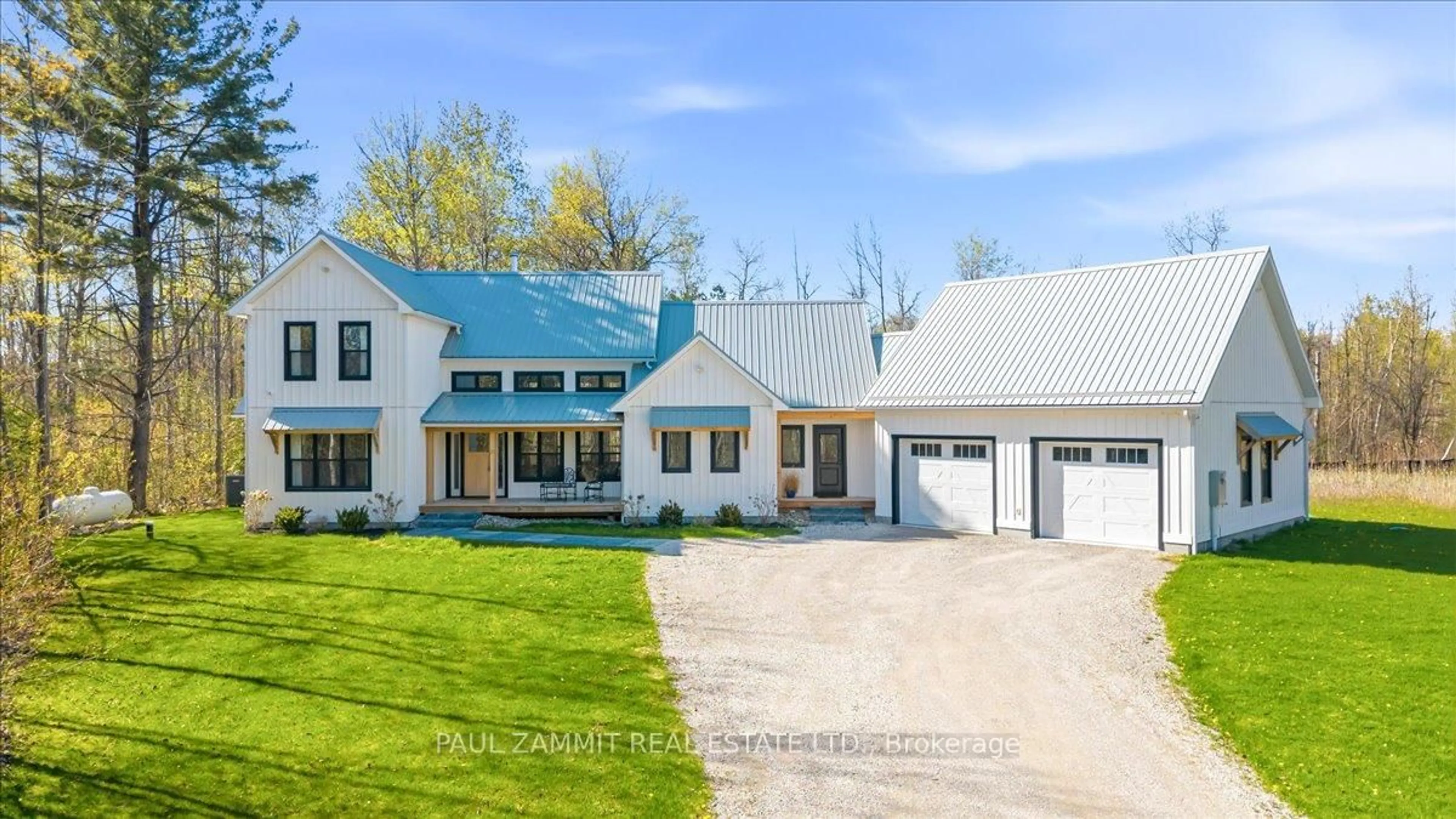 A pic from outside/outdoor area/front of a property/back of a property/a pic from drone, street for 190 Toll Rd, King Ontario L9N 1G6