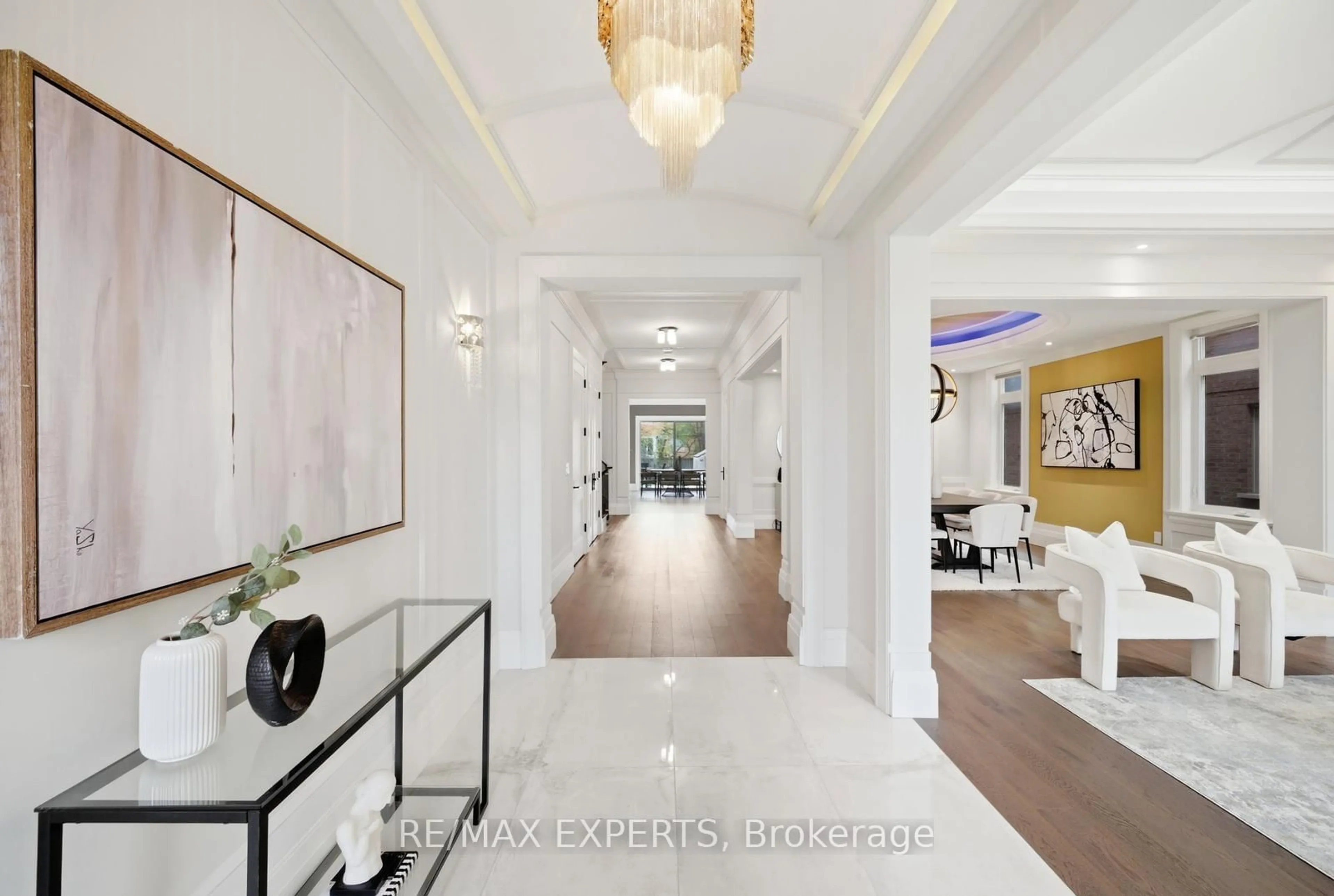 Indoor foyer for 38 Railway St, Vaughan Ontario L6A 1P7