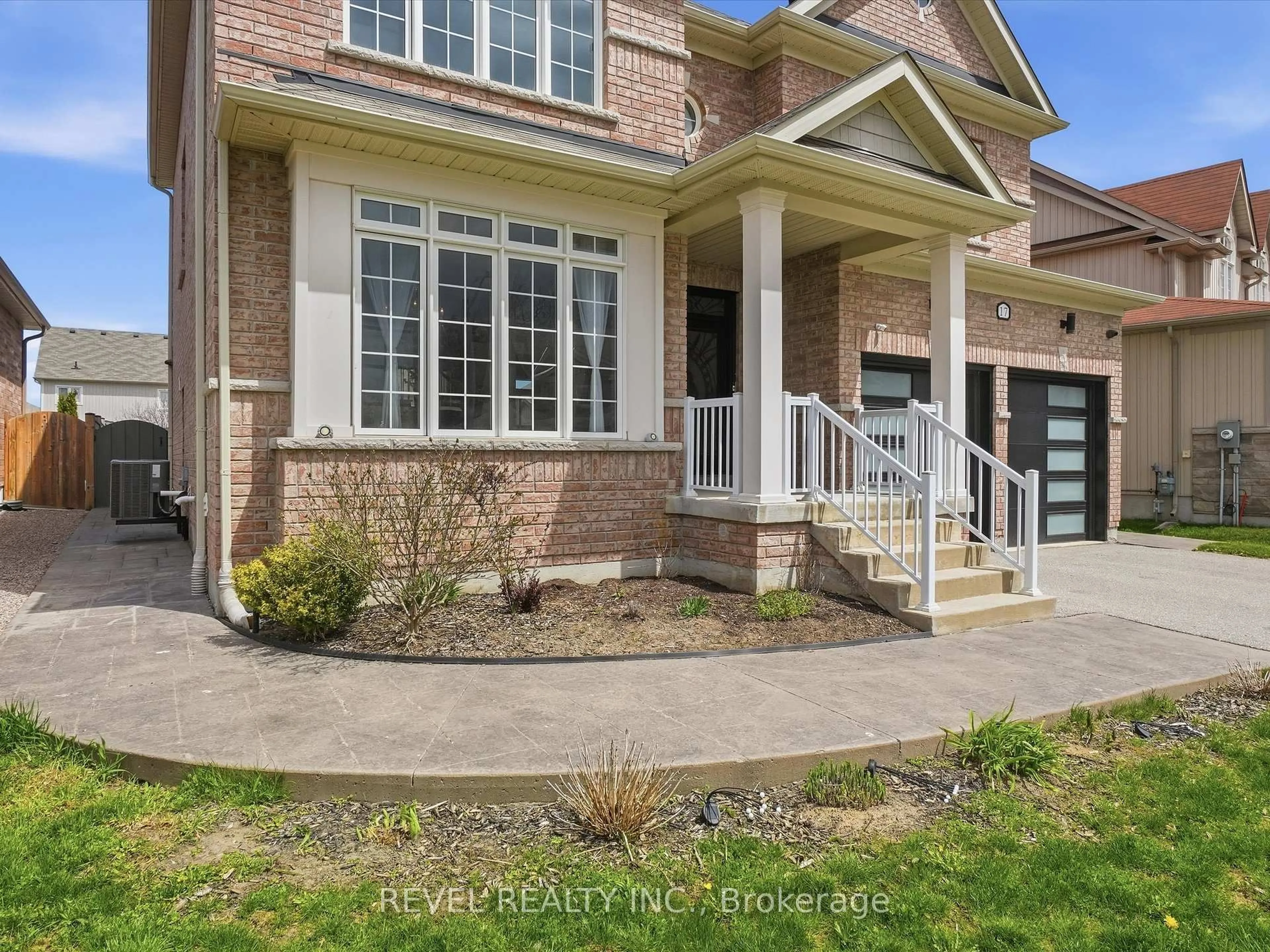 Home with brick exterior material, street for 17 Mount Cres, Essa Ontario L3W 0N4