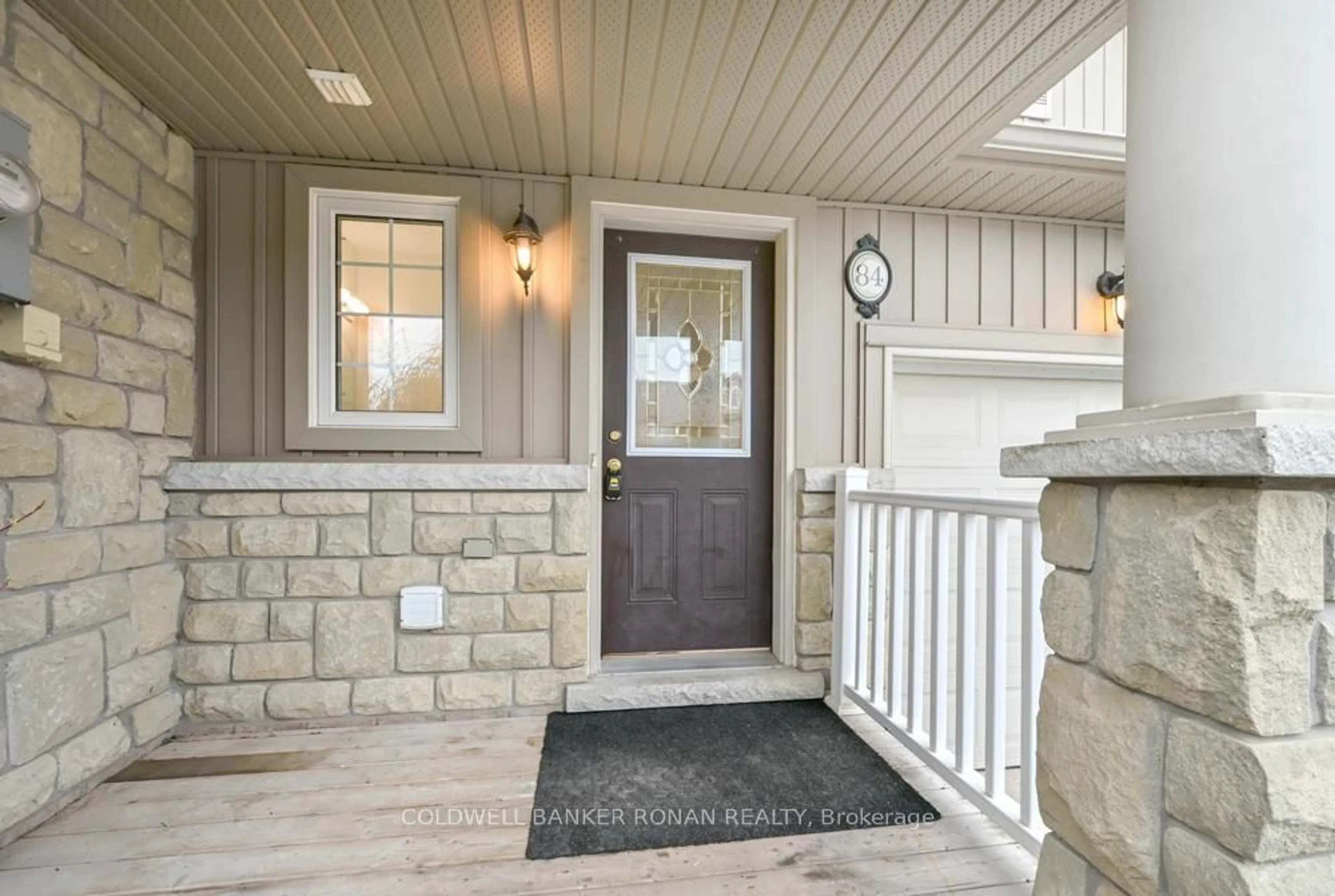 Indoor entryway for 84 Warman St, New Tecumseth Ontario L9R 0B8