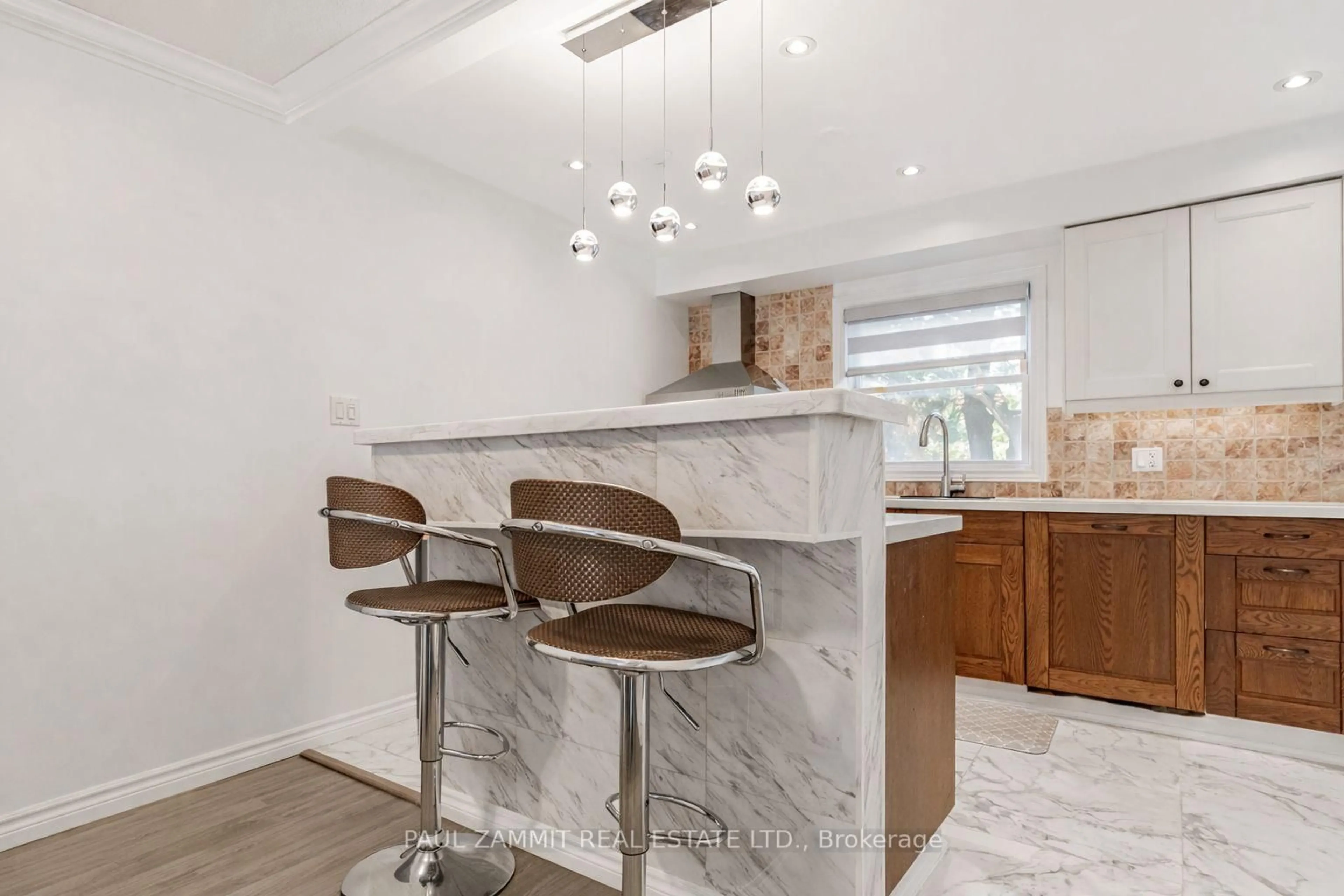 Contemporary kitchen, ceramic/tile floor for 42 Windsor Court Rd, Markham Ontario L3T 4Y5
