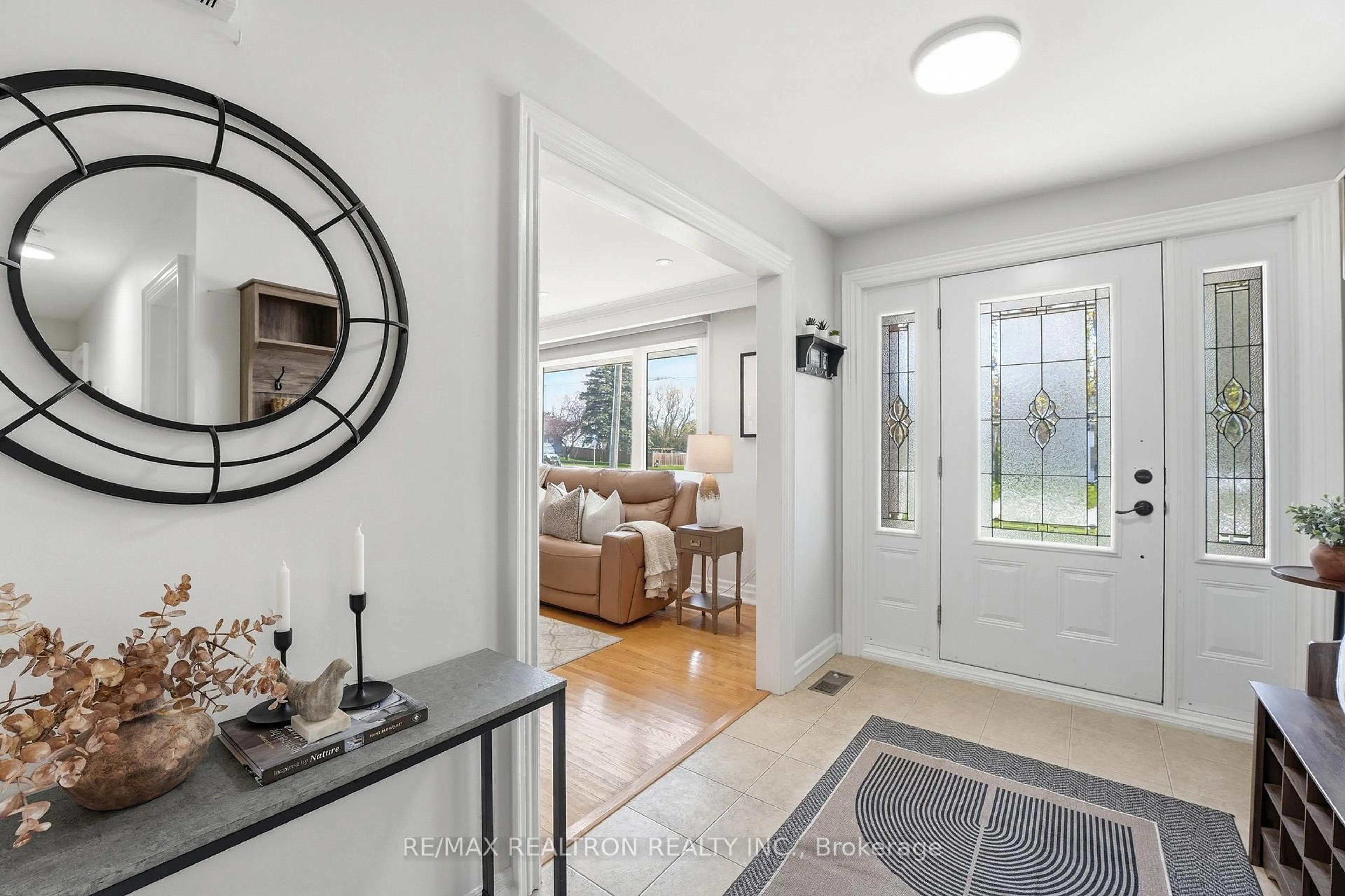 Indoor entryway for 4392 Line 7 Line, Bradford West Gwillimbury Ontario L0G 1B0