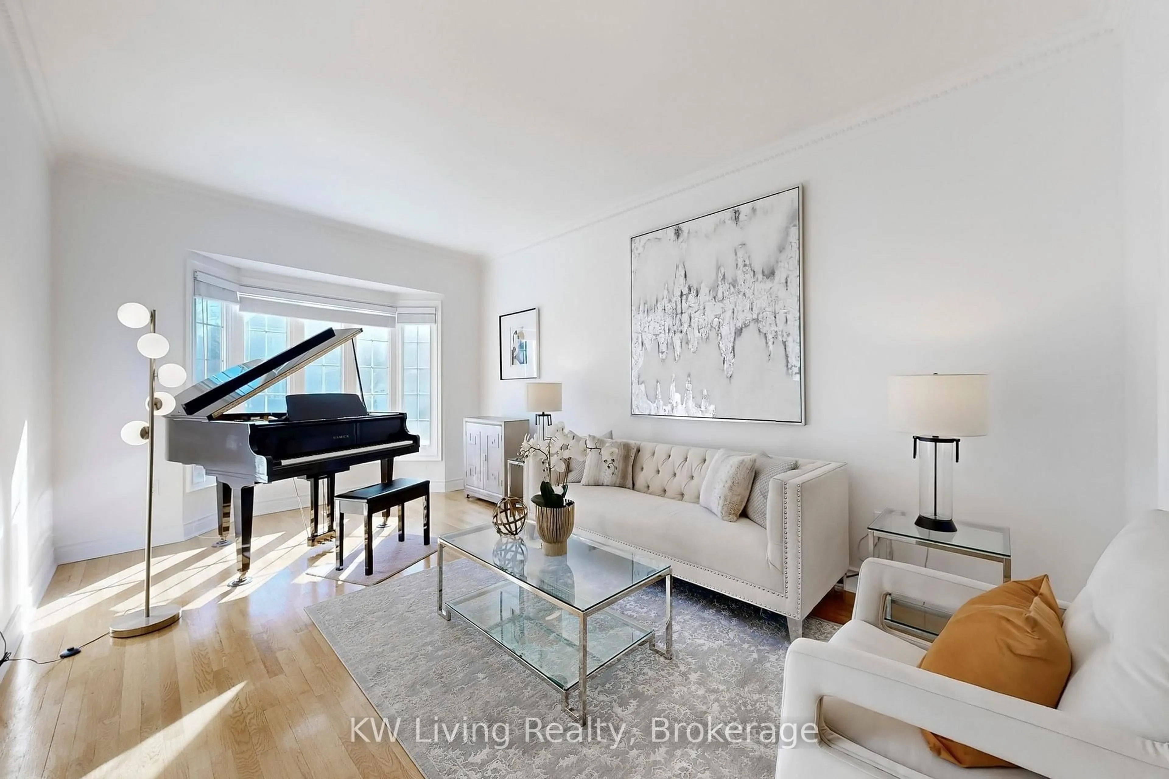 Living room with furniture, unknown for 22A Waltham Cres, Richmond Hill Ontario L4B 1Z2