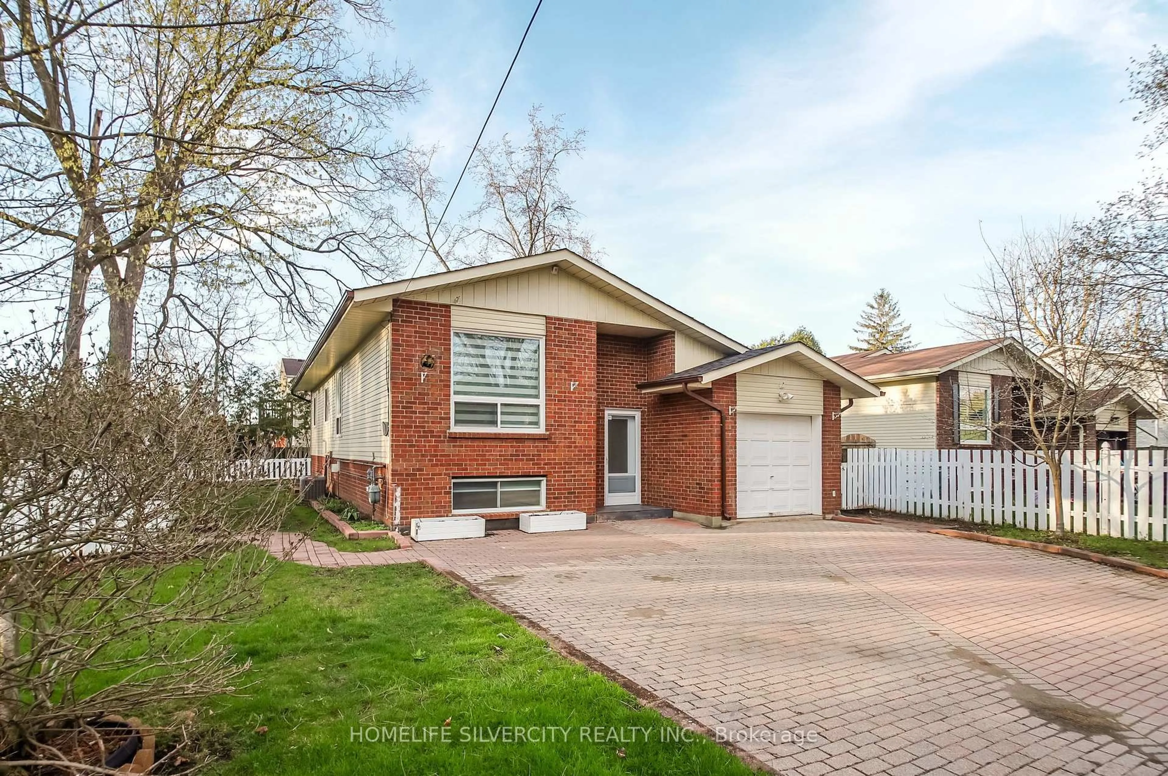 Home with brick exterior material, street for 904 Lake Dr, Georgina Ontario L0E 1L0