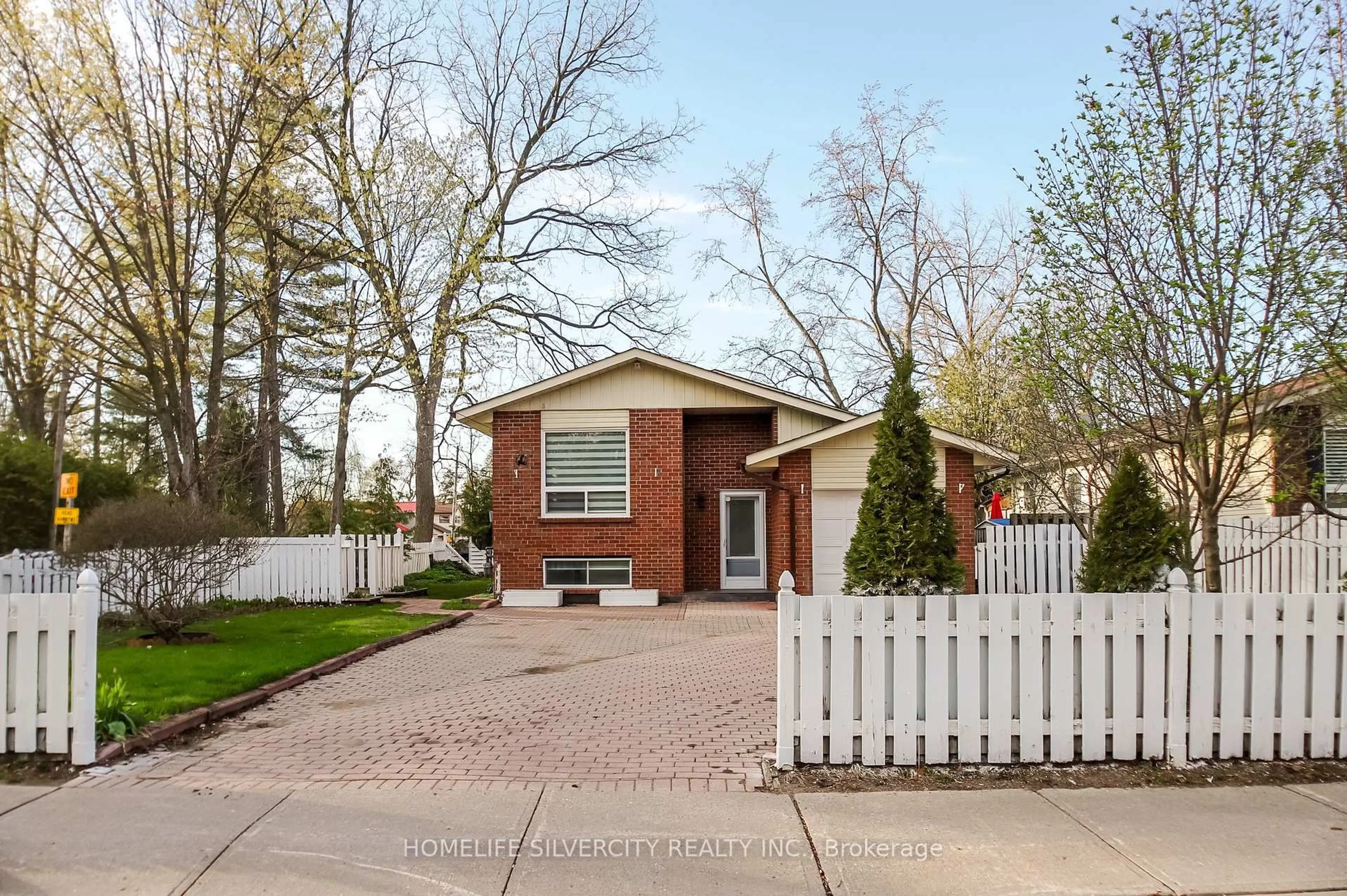 Home with brick exterior material, street for 904 Lake Dr, Georgina Ontario L0E 1L0