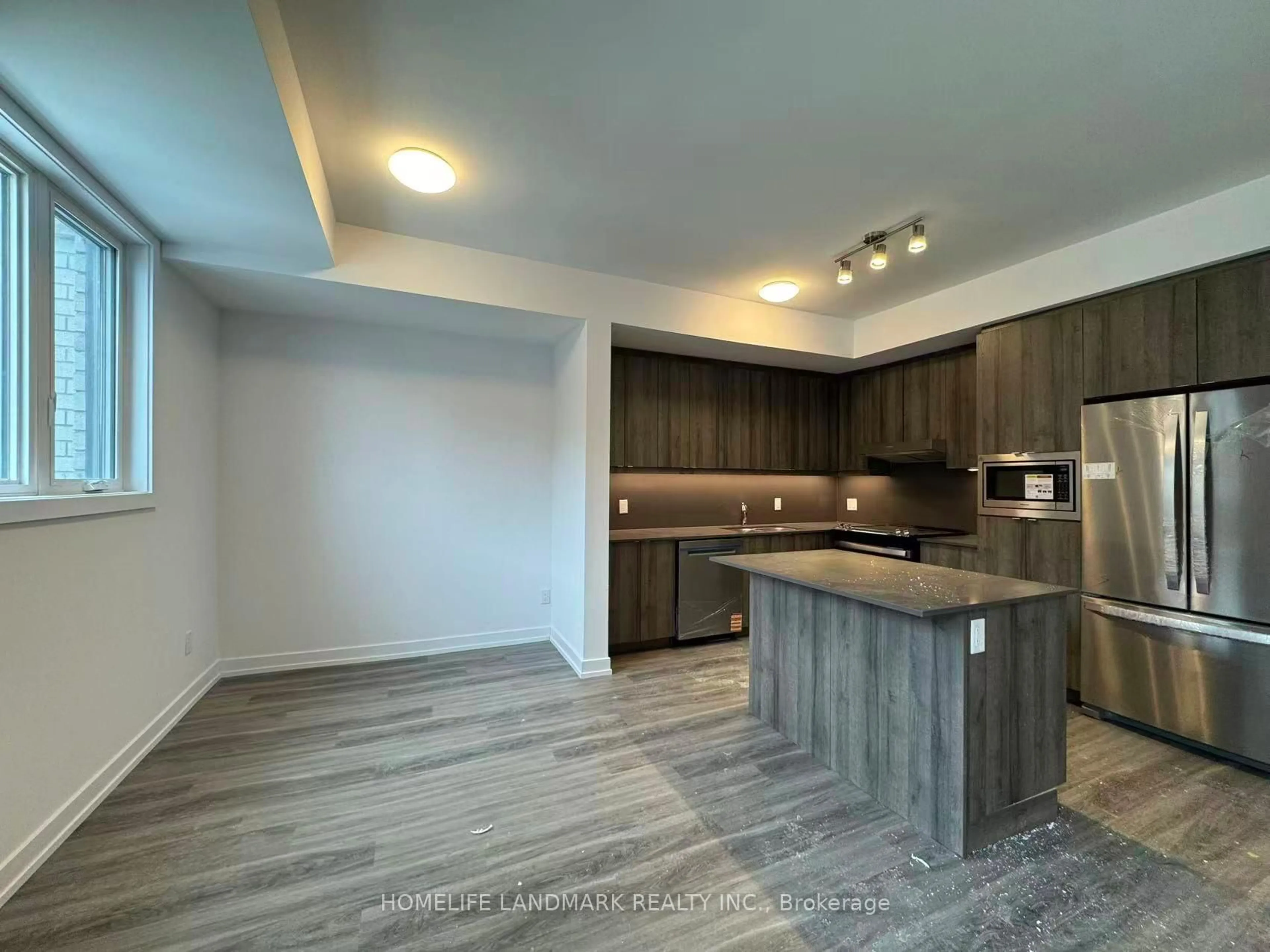 Open concept kitchen, unknown for 15 Kerns Lane, Richmond Hill Ontario L4E 1M1
