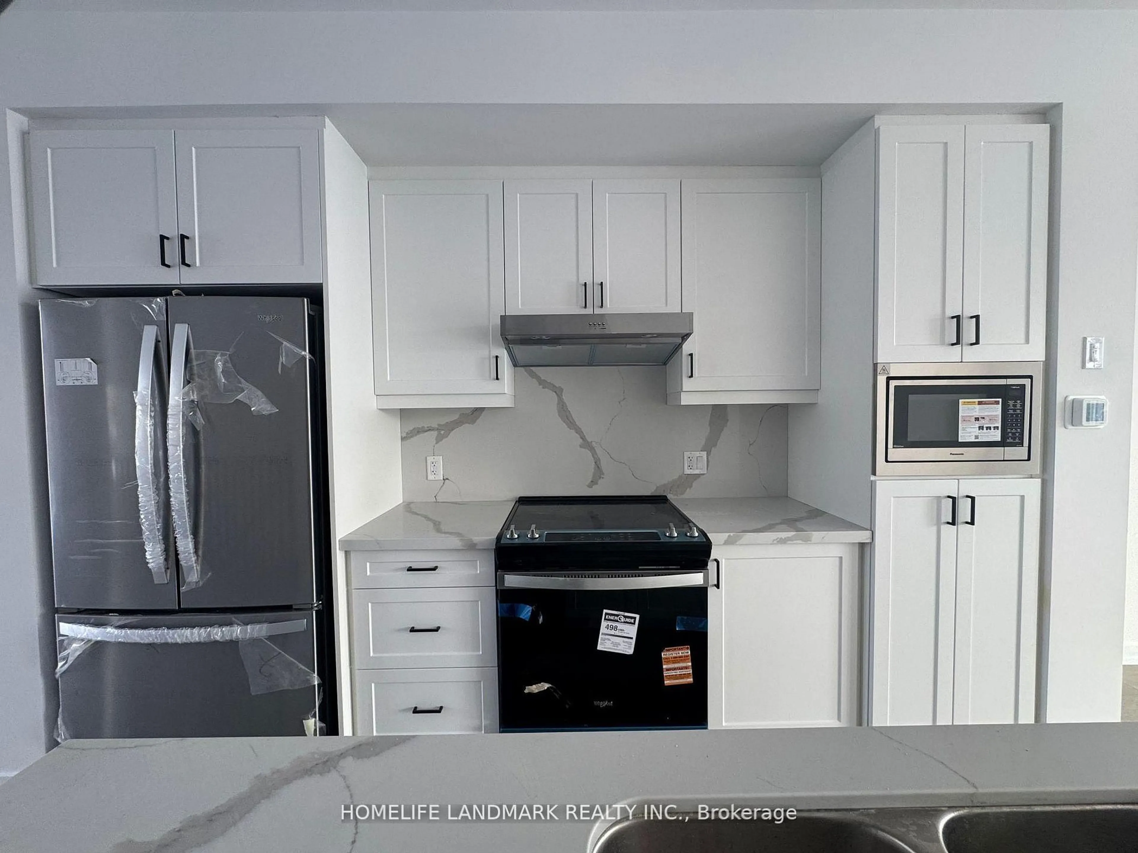 Standard kitchen, ceramic/tile floor for 27 Bancroft Lane, Richmond Hill Ontario L4E 1M1