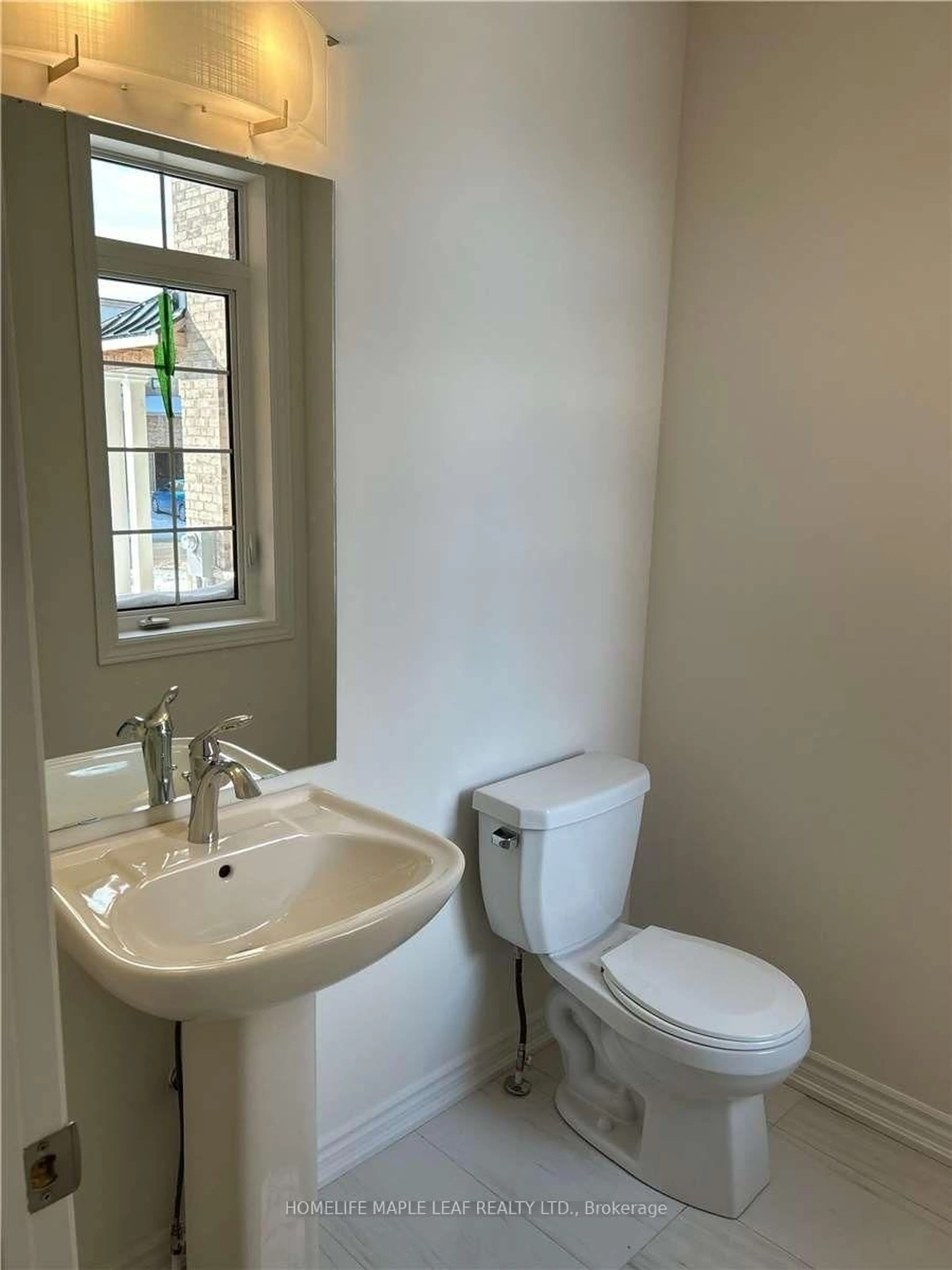 Standard bathroom, ceramic/tile floor for 177 Ferragine Cres, Bradford West Gwillimbury Ontario L3Z 4K1