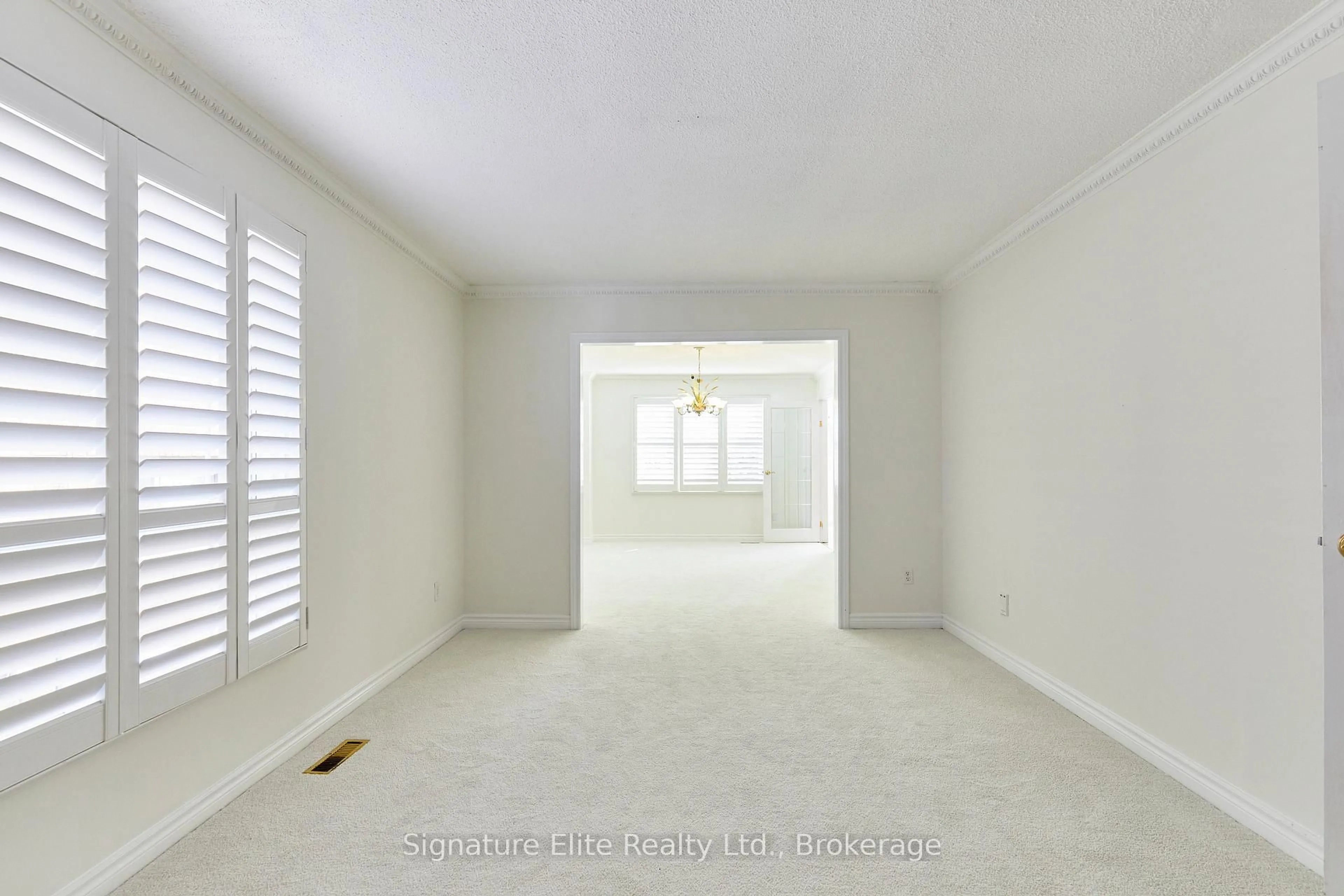 A pic of a room for 351 Kirby Cres, Newmarket Ontario L3X 1G8