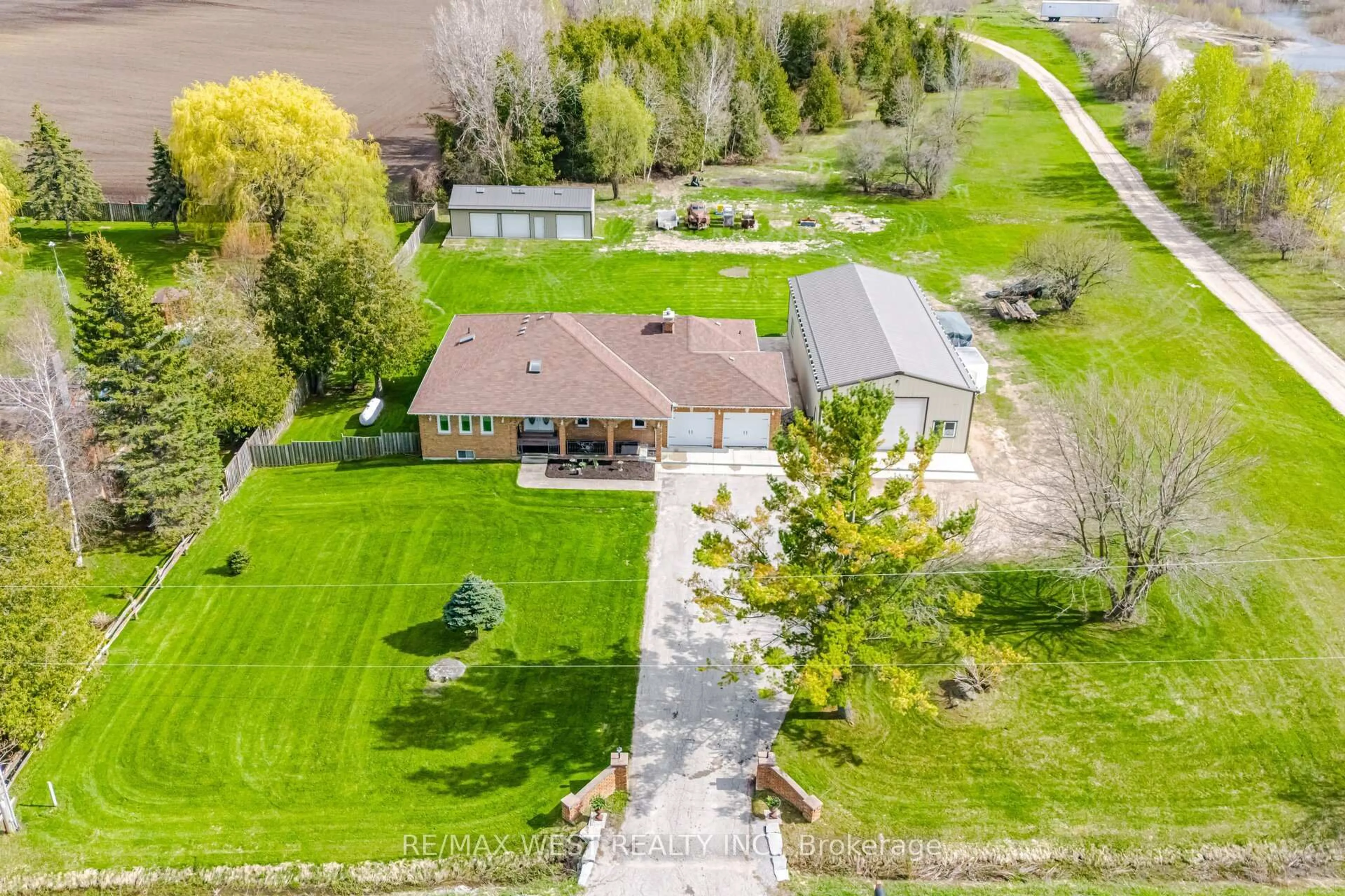 A pic from outside/outdoor area/front of a property/back of a property/a pic from drone, street for 1779 Line 13, Bradford West Gwillimbury Ontario L0L 1R0