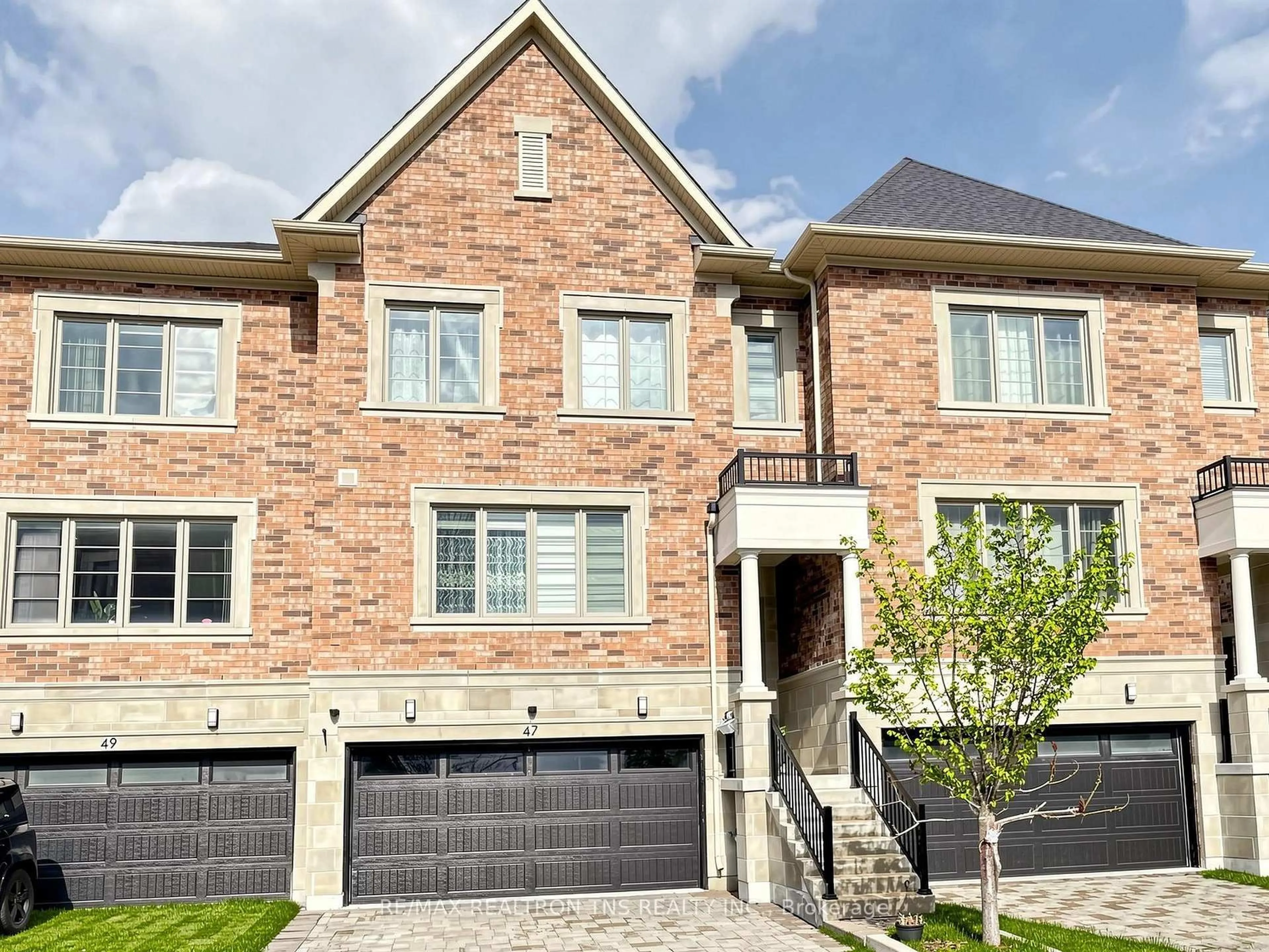 Home with brick exterior material, street for 47 Divon Lane, Richmond Hill Ontario L4B 0G4