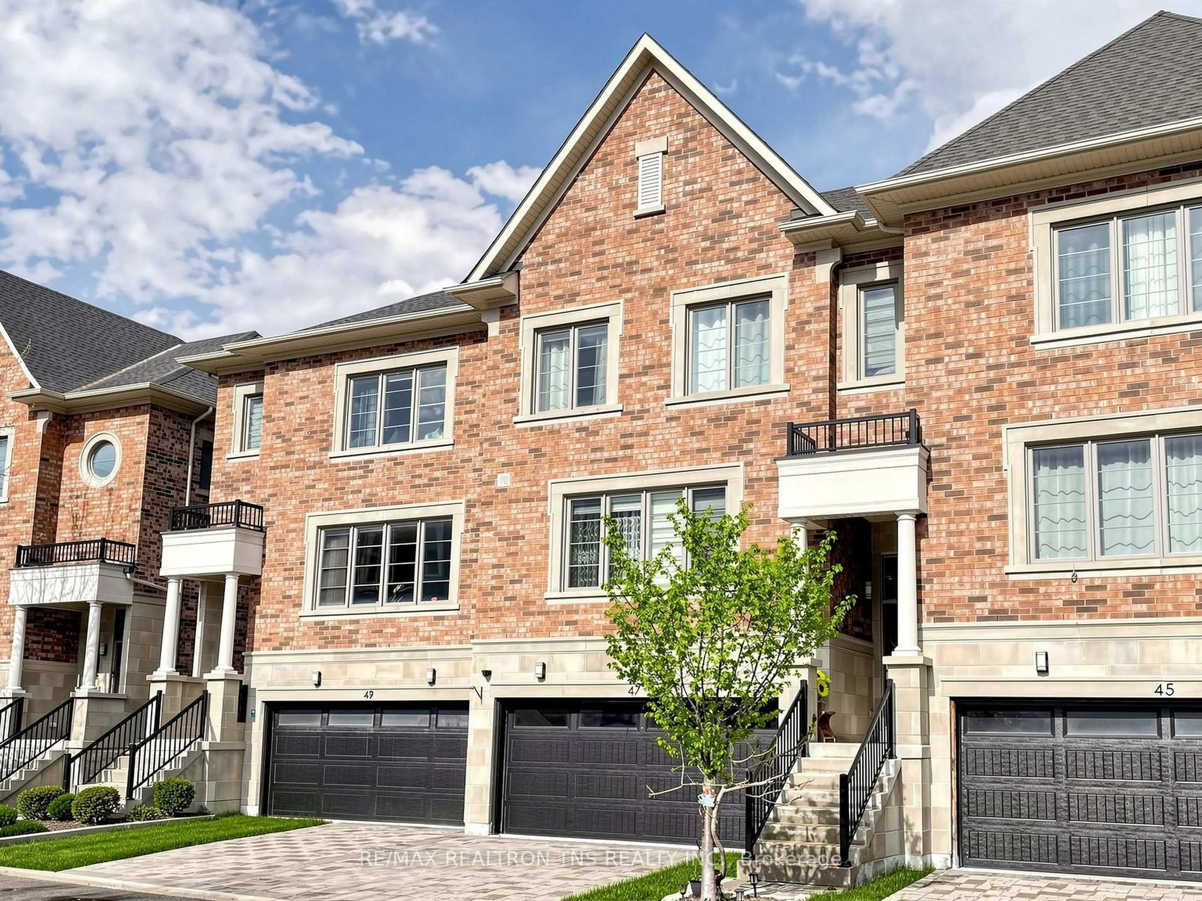 Home with brick exterior material, street for 47 Divon Lane, Richmond Hill Ontario L4B 0G4