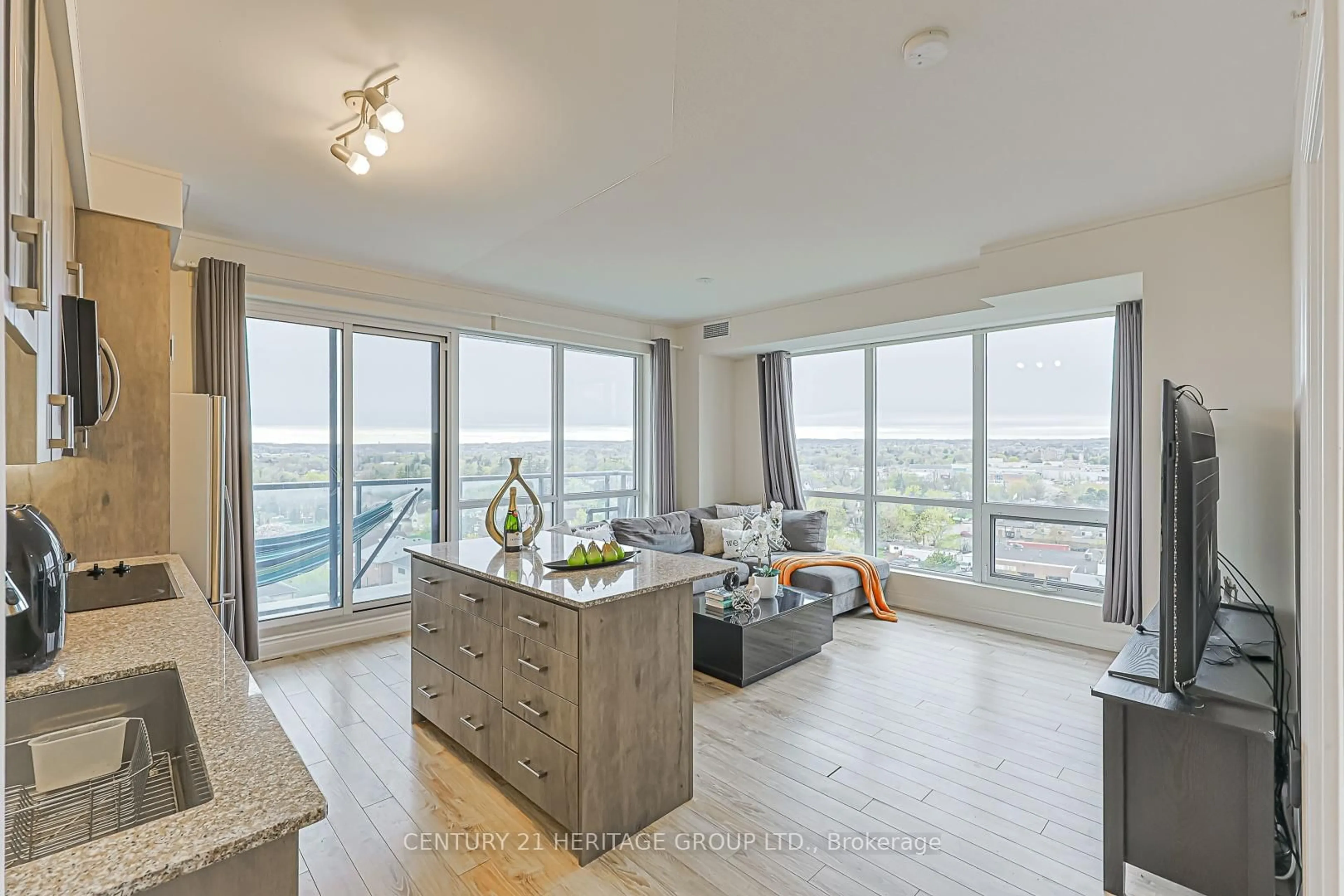 Open concept kitchen, unknown for 9090 Yonge St #1002, Richmond Hill Ontario L4C 6Z9