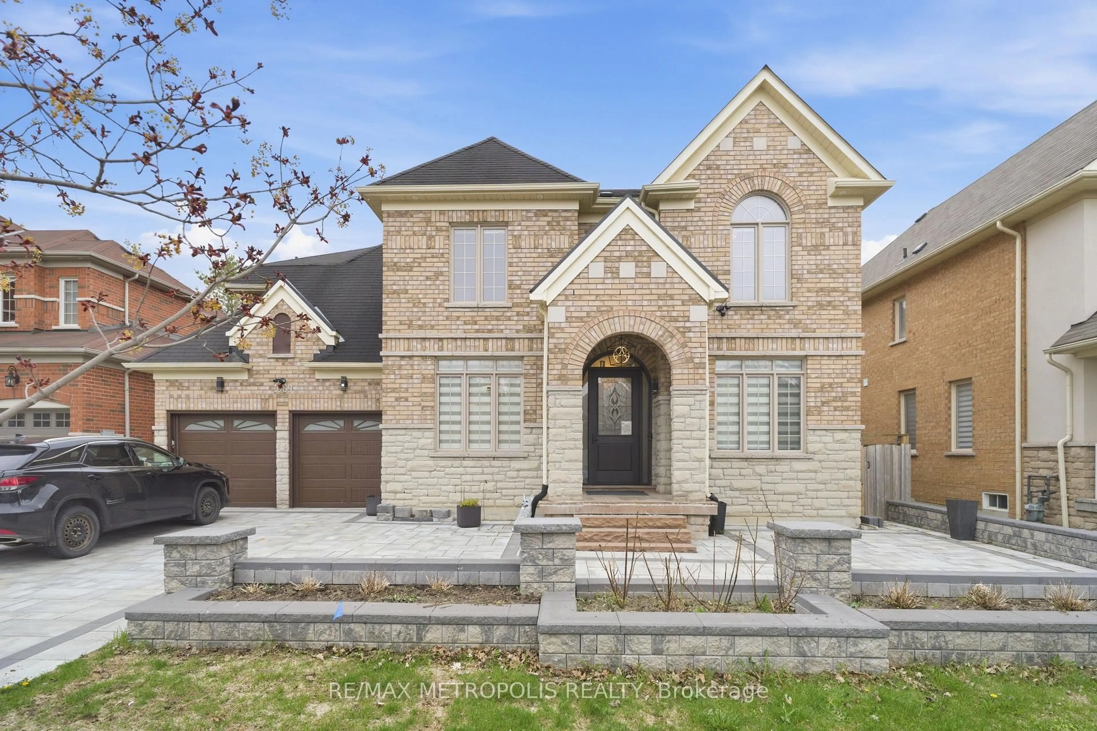 Home with brick exterior material, street for 1069 Nellie Little Cres, Newmarket Ontario L3X 3E3