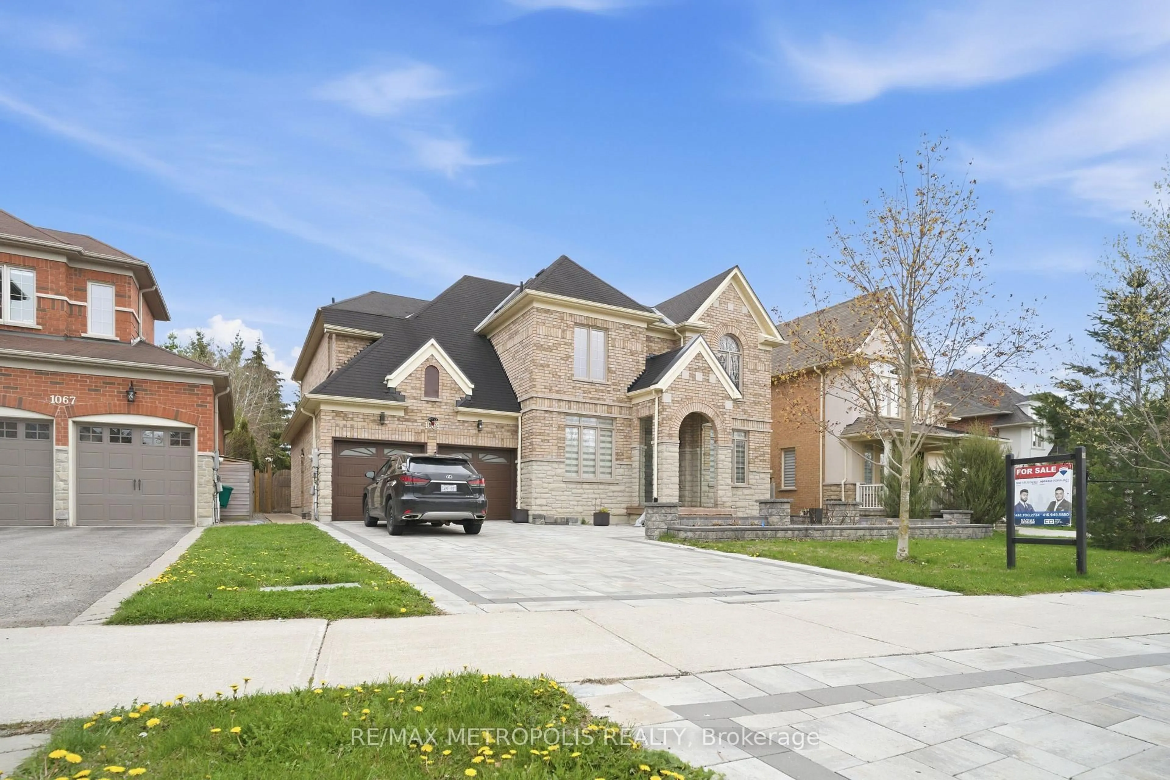 Home with brick exterior material, street for 1069 Nellie Little Cres, Newmarket Ontario L3X 3E3