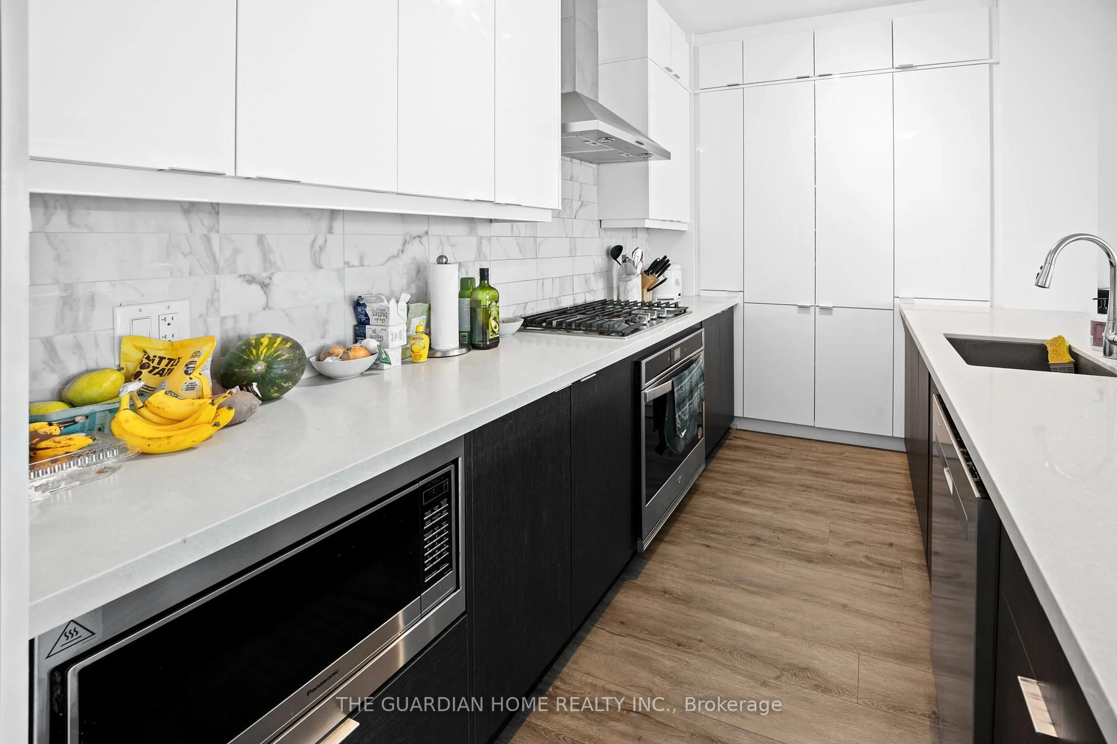 Contemporary kitchen, unknown for 11750 Ninth Line #126B, Whitchurch-Stouffville Ontario L4A 8B4