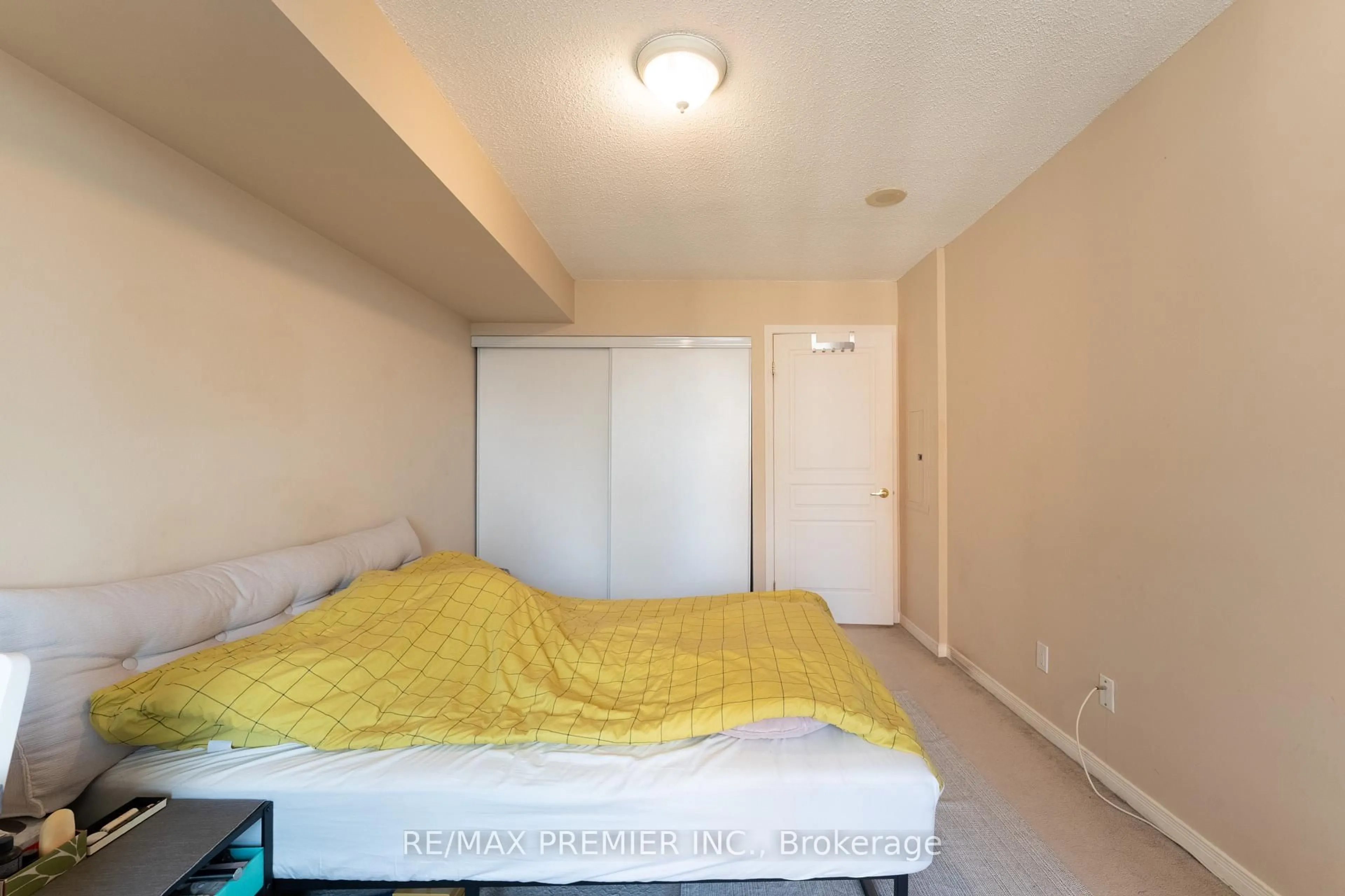 A pic of a room for 19 Northern Heights Dr #504, Richmond Hill Ontario L4B 4M4