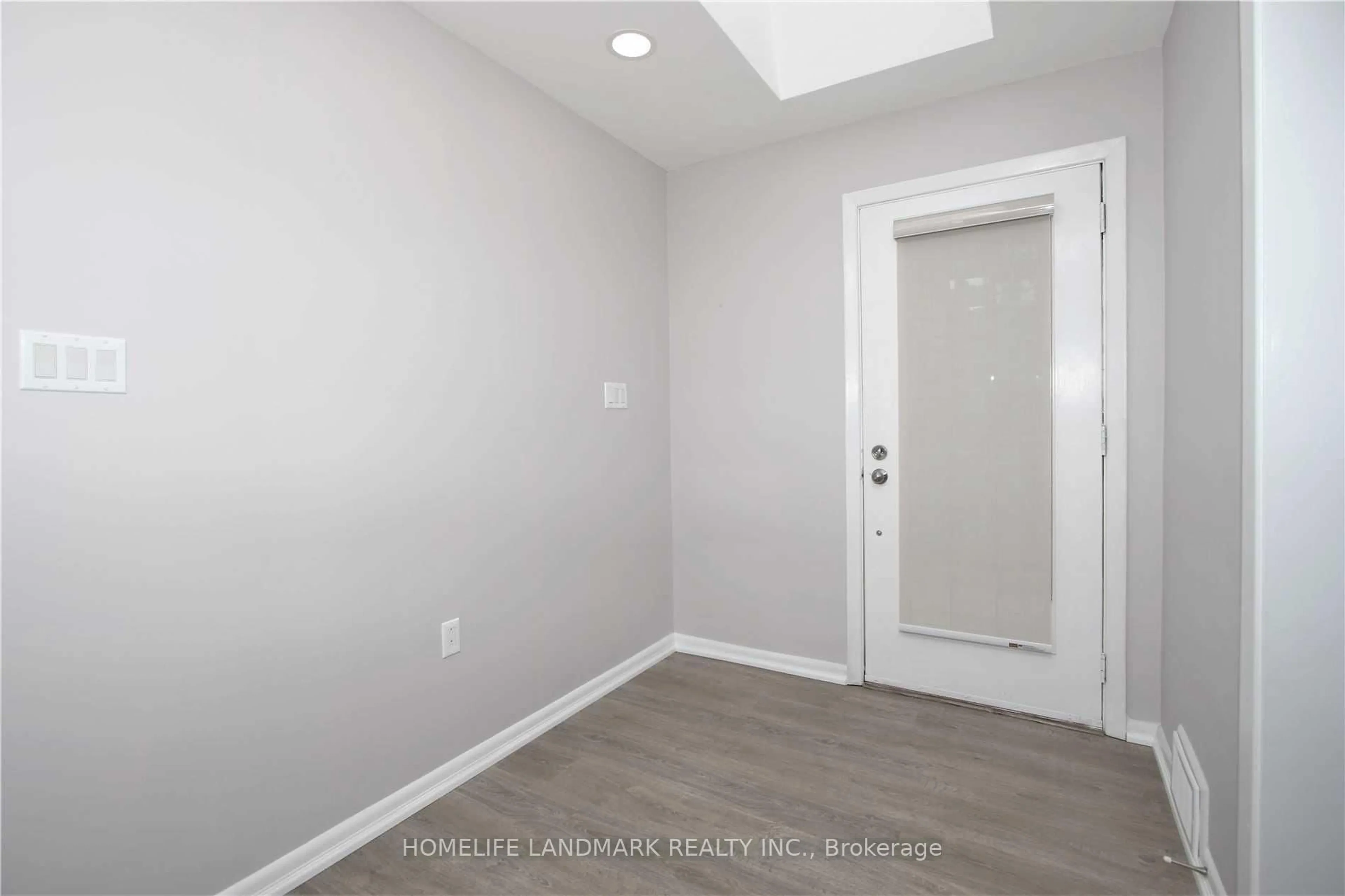 A pic of a room for 3 Elmbank Rd, Vaughan Ontario L4J 2B6