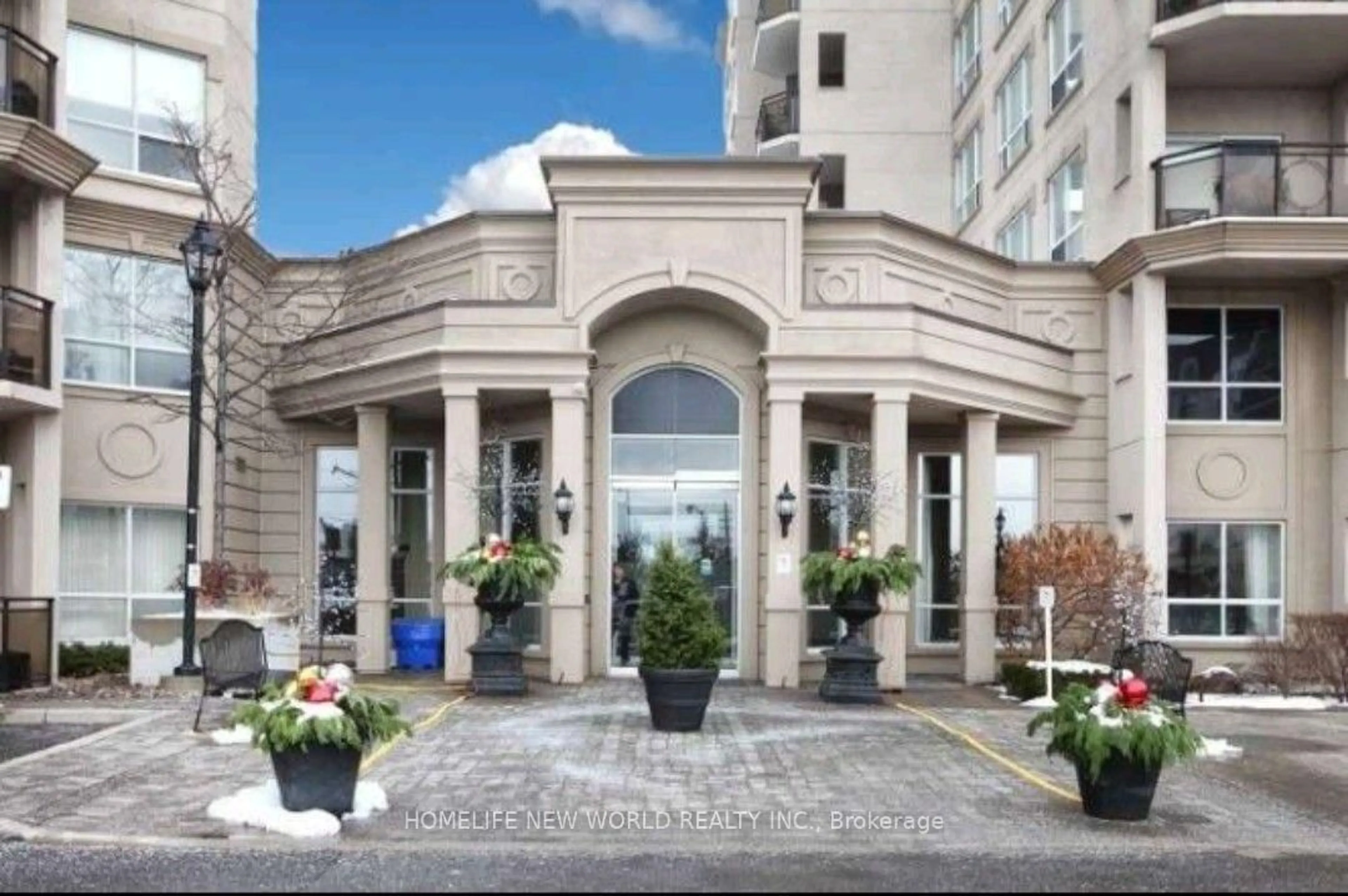 Unknown for 8 Maison Parc Crt #601, Vaughan Ontario L4J 9K5