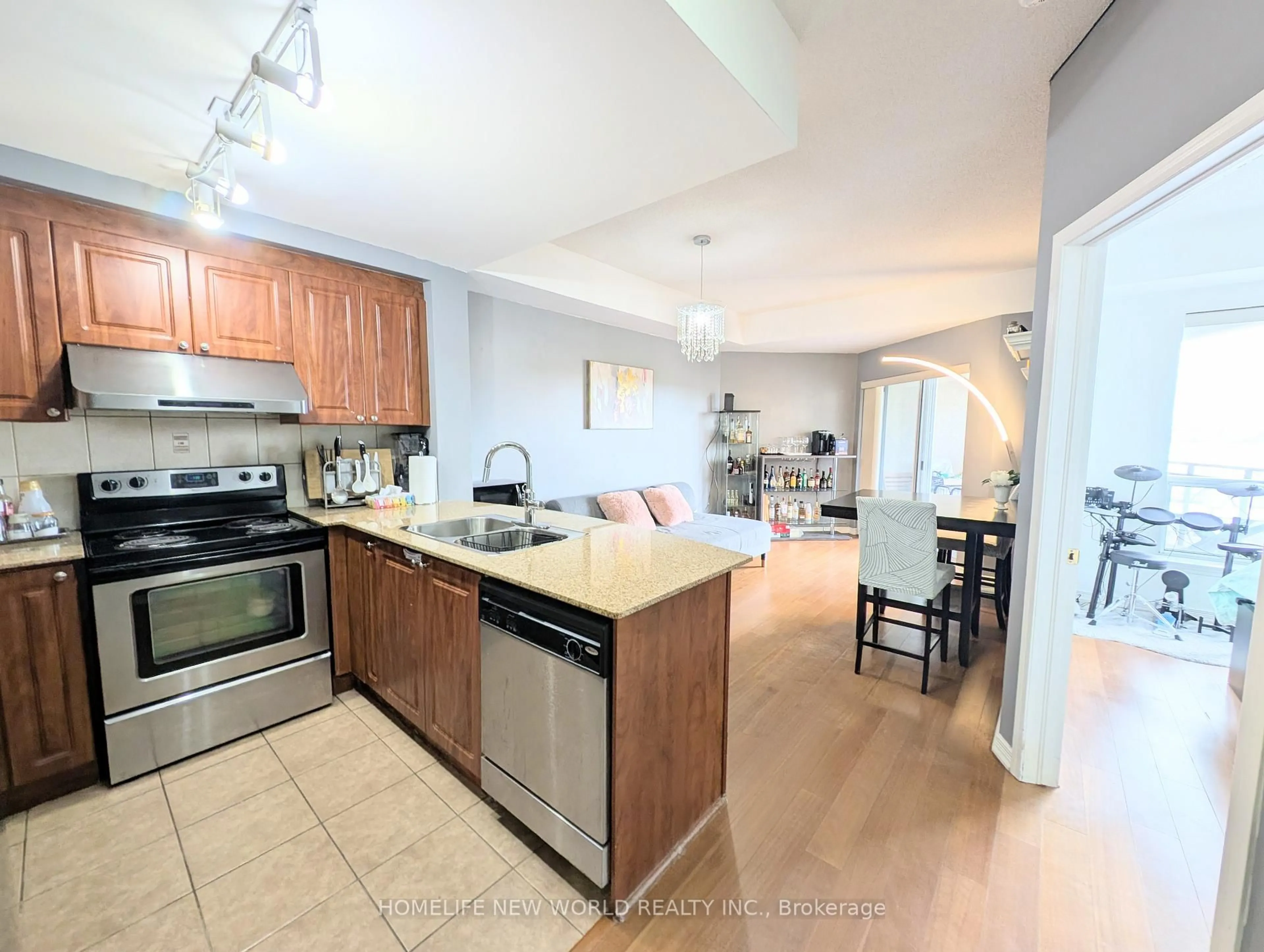 Open concept kitchen, unknown for 8 Maison Parc Crt #601, Vaughan Ontario L4J 9K5